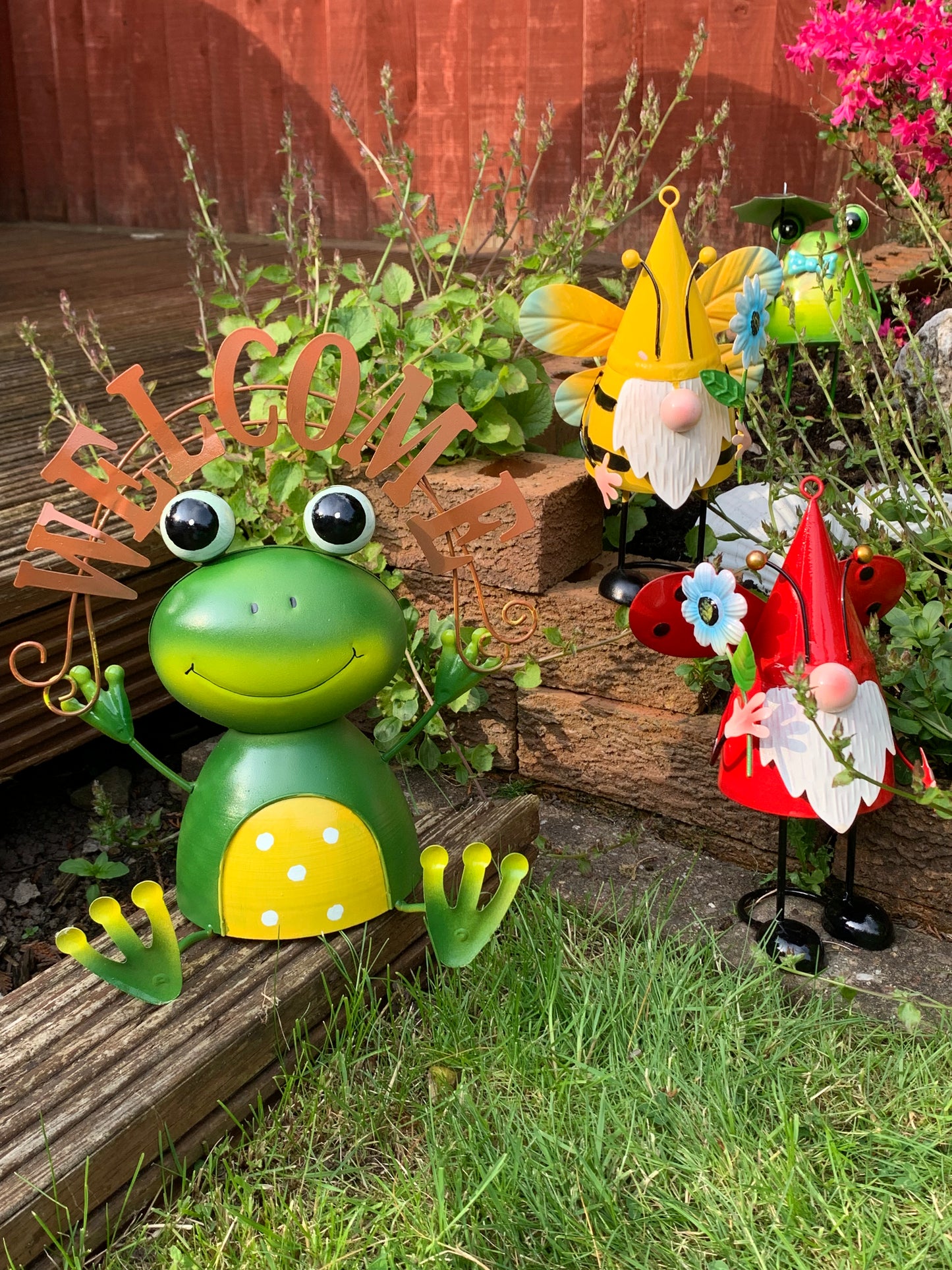 Bright Eyes Metal Welcome Frog