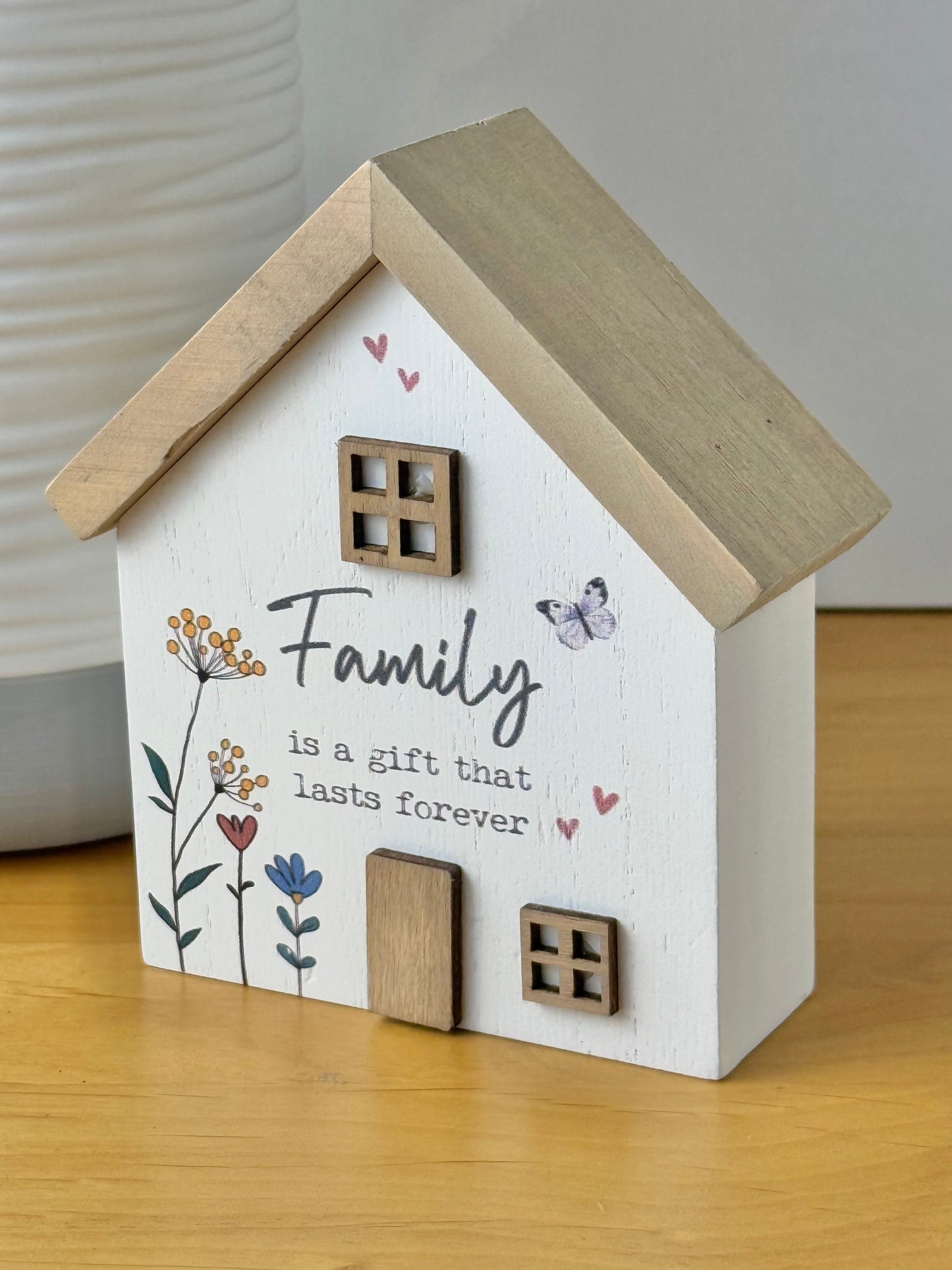 Meadow house Plaque - Family is a gift that lasts forever