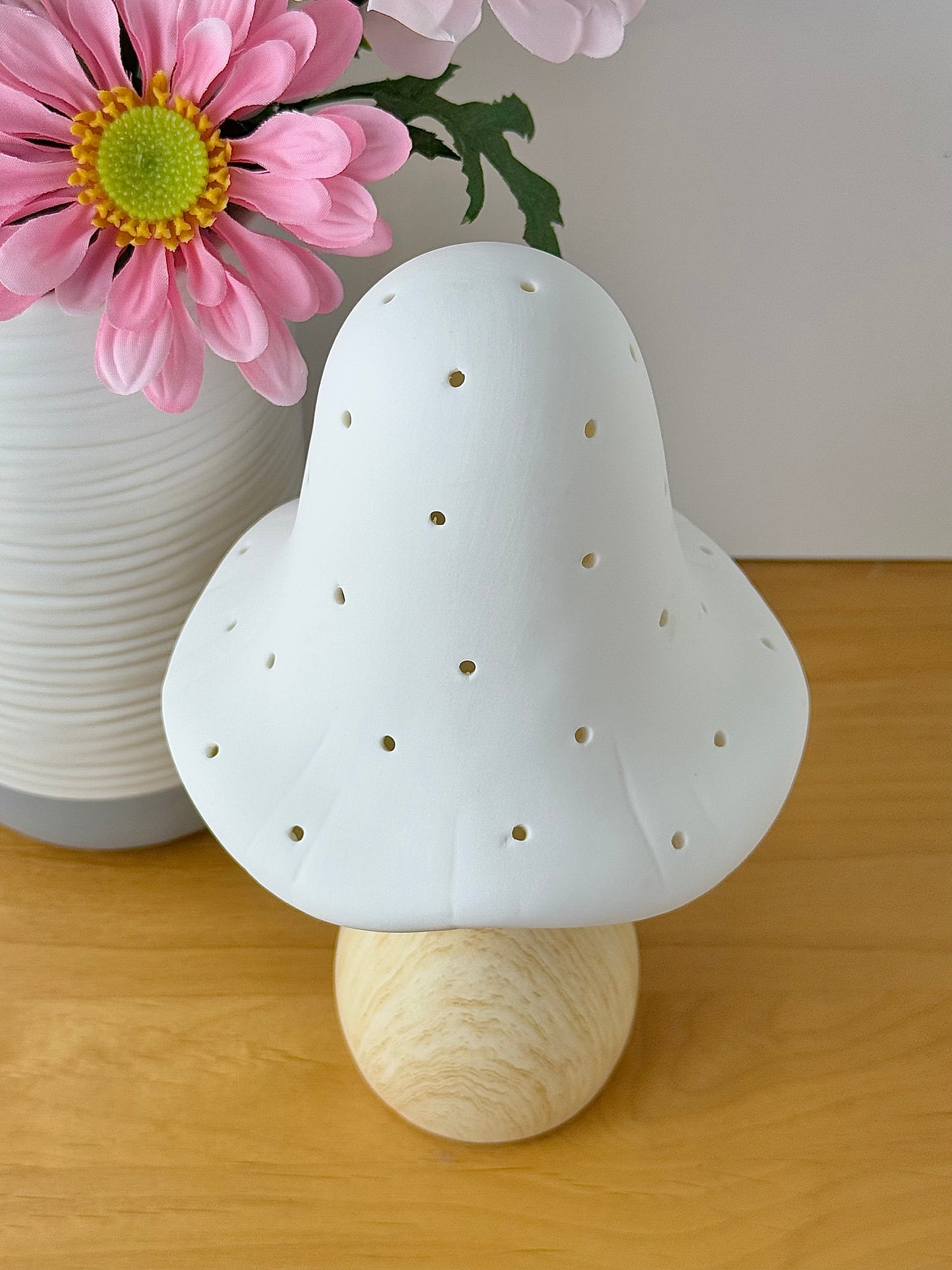 Mushroom Glow Lamp - Medium - White with natural wood like base
