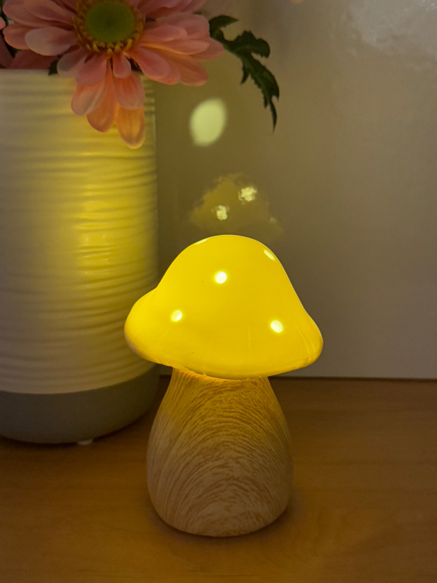 Mushroom Glow Lamp - Small - White with natural wood like base