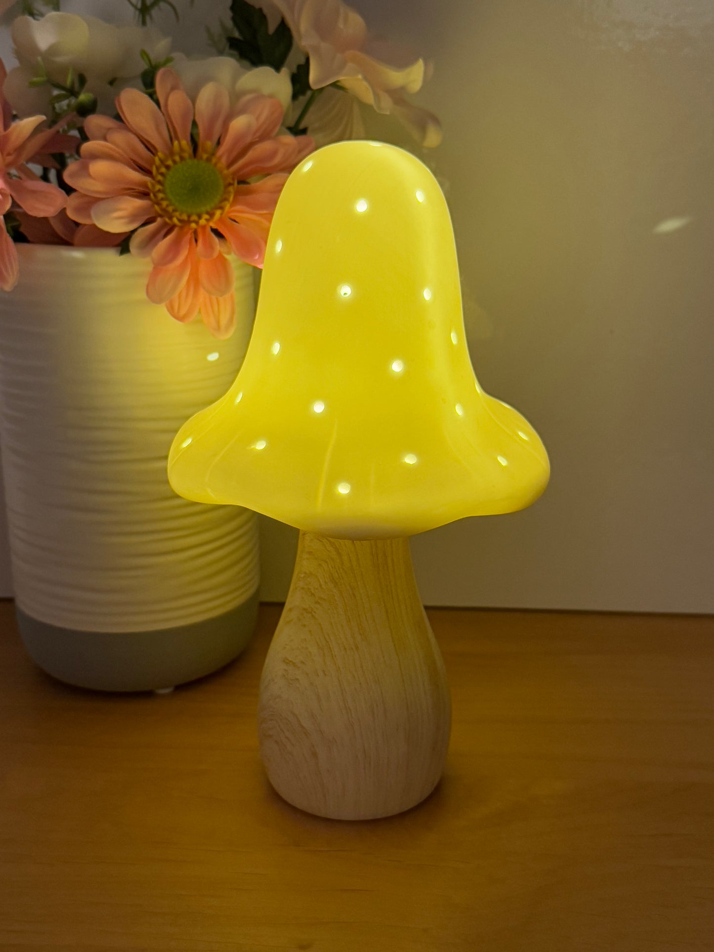 Mushroom Glow Lamp - Medium - White with natural wood like base