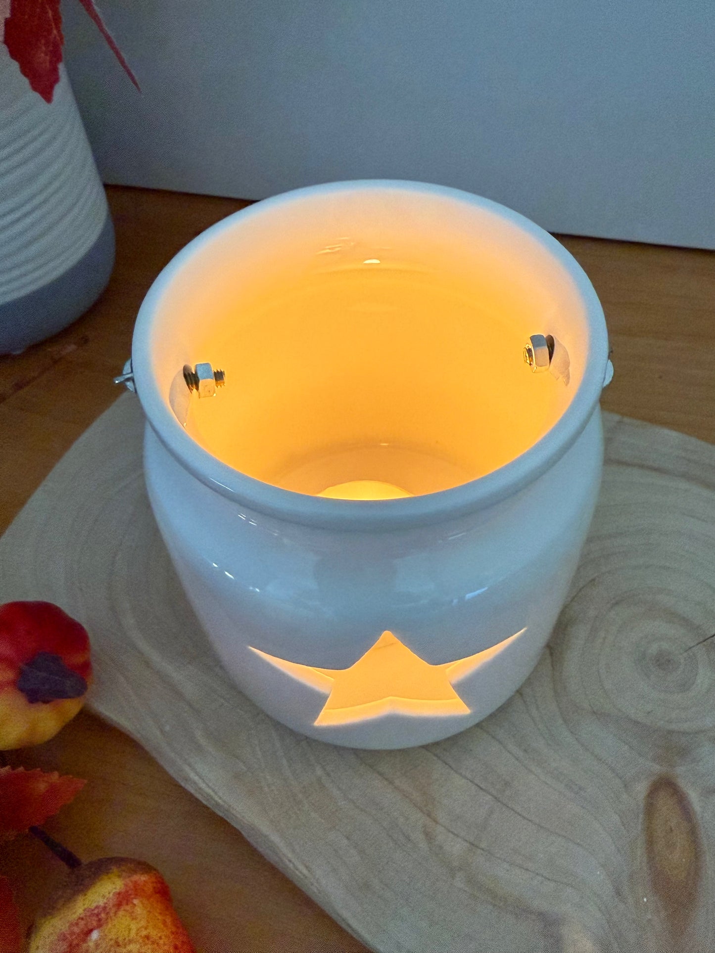 White ceramic Tealight with cutout star - 2 sizes
