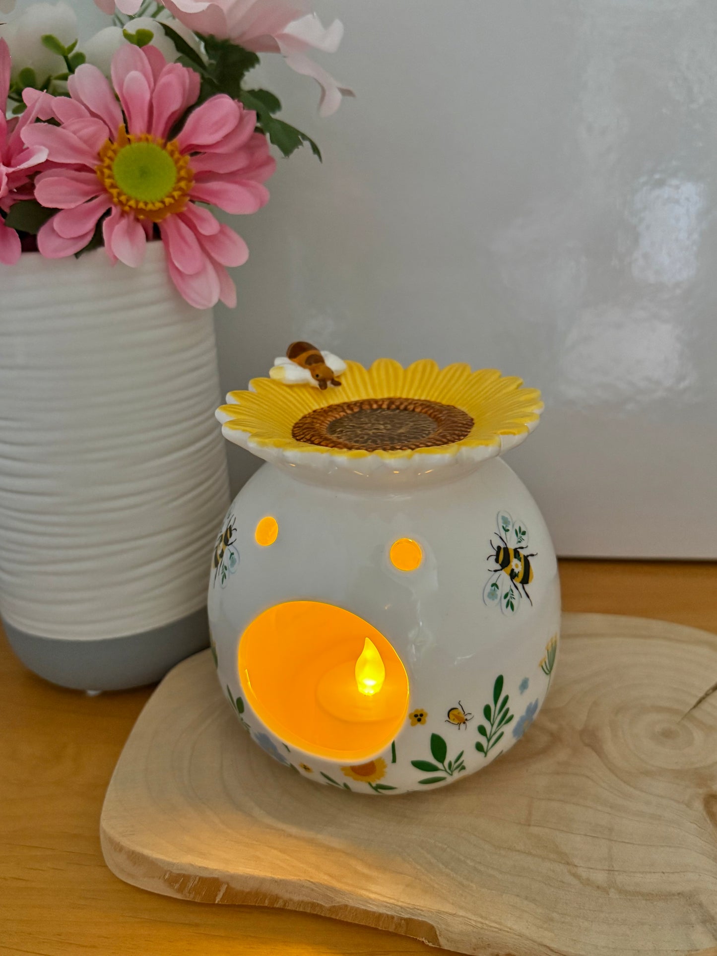 Blossom and Bloom Sunflower Oil Burner with 3D Bumble Bee