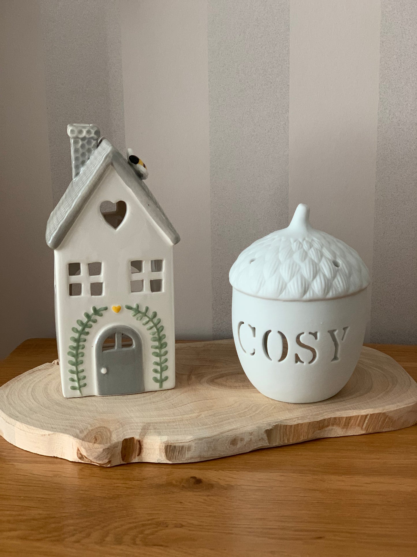 Acorn Tea light Holder