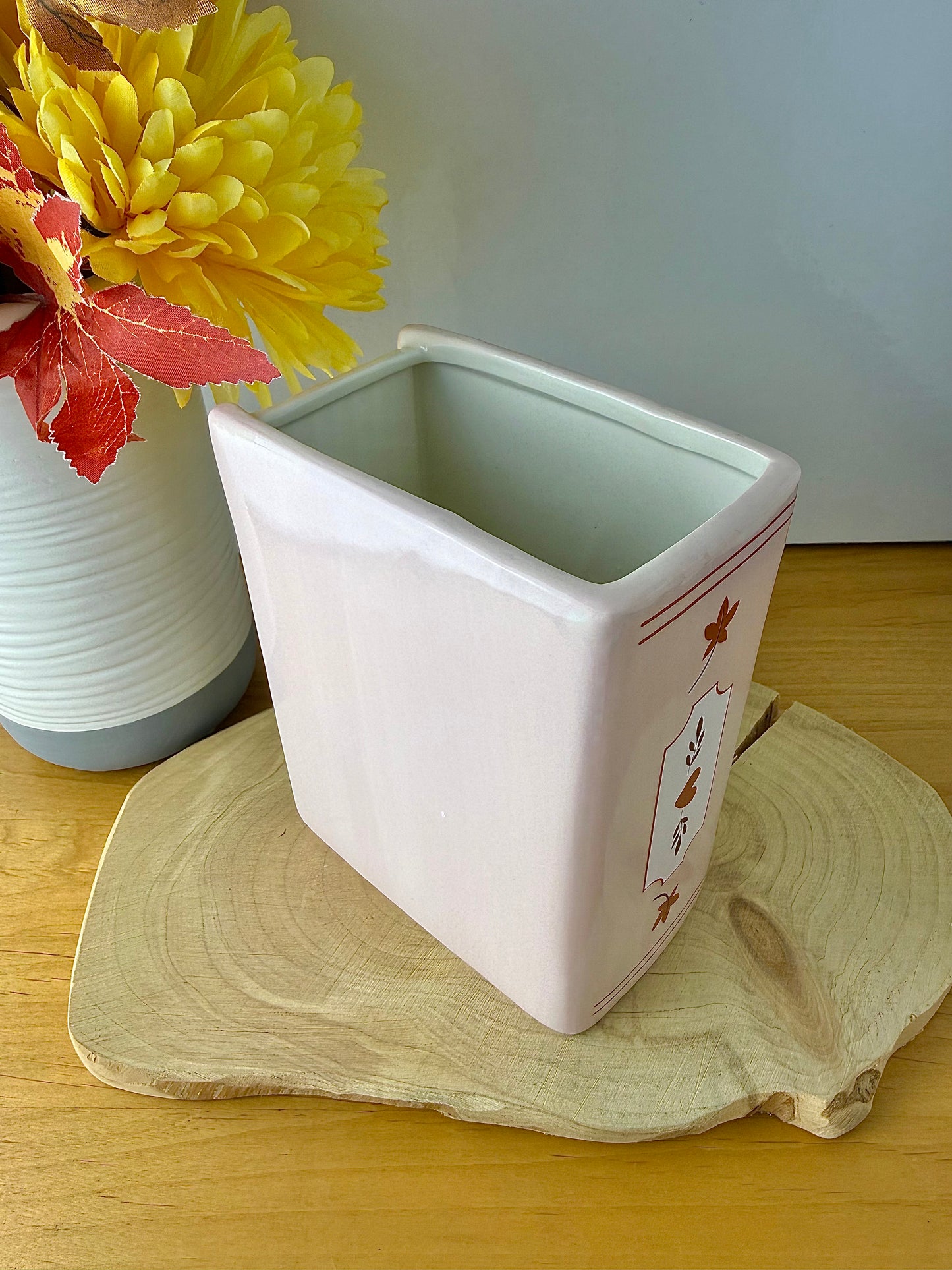 Cosy Chapter Decorateive Vase - Just a girl who loves books