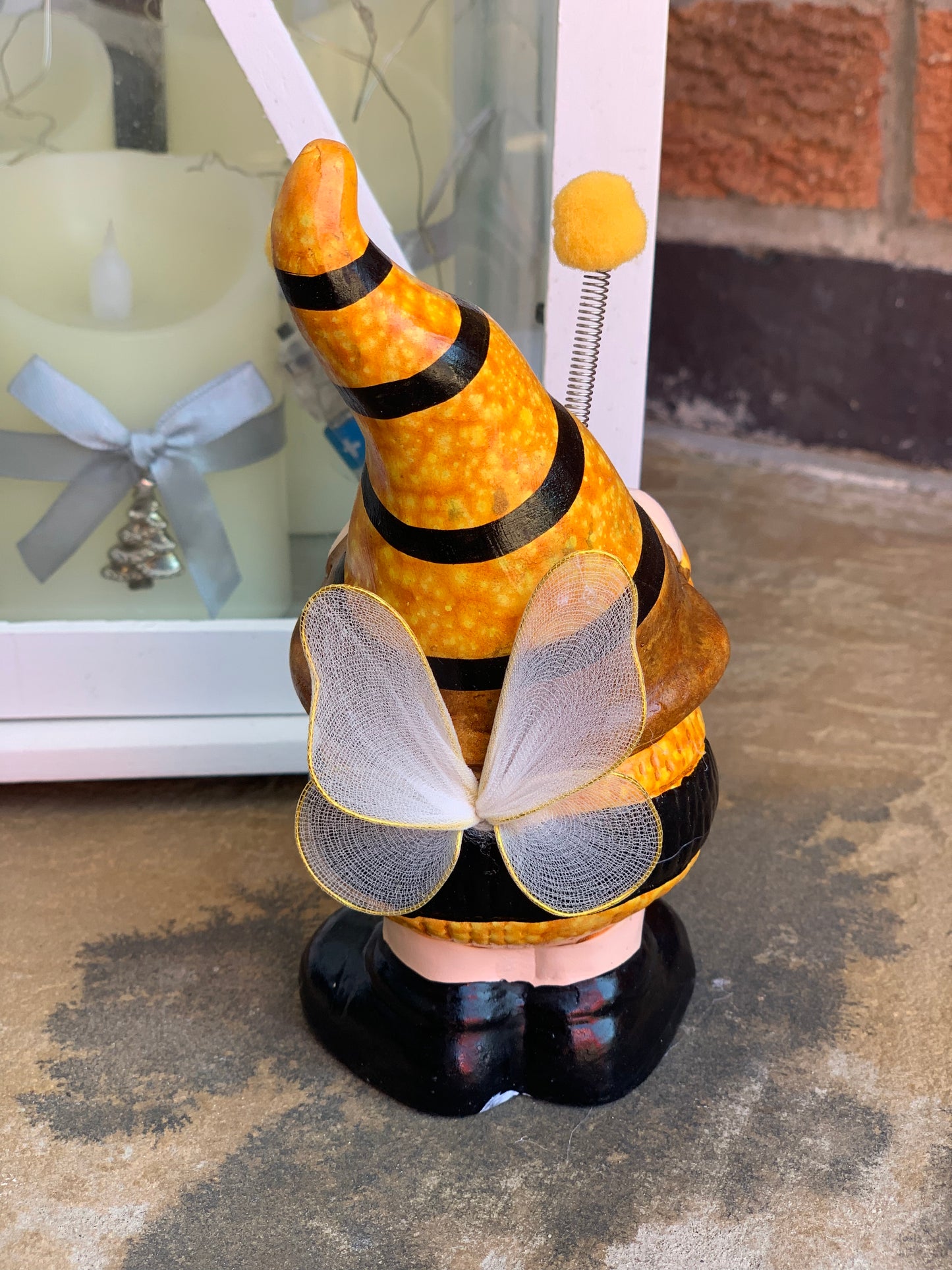 Bumble Bee Gonk holding hat - Small