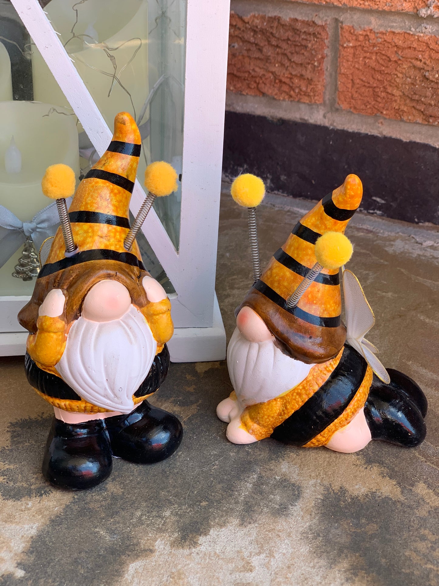 Bumble Bee Gonk holding hat - Small