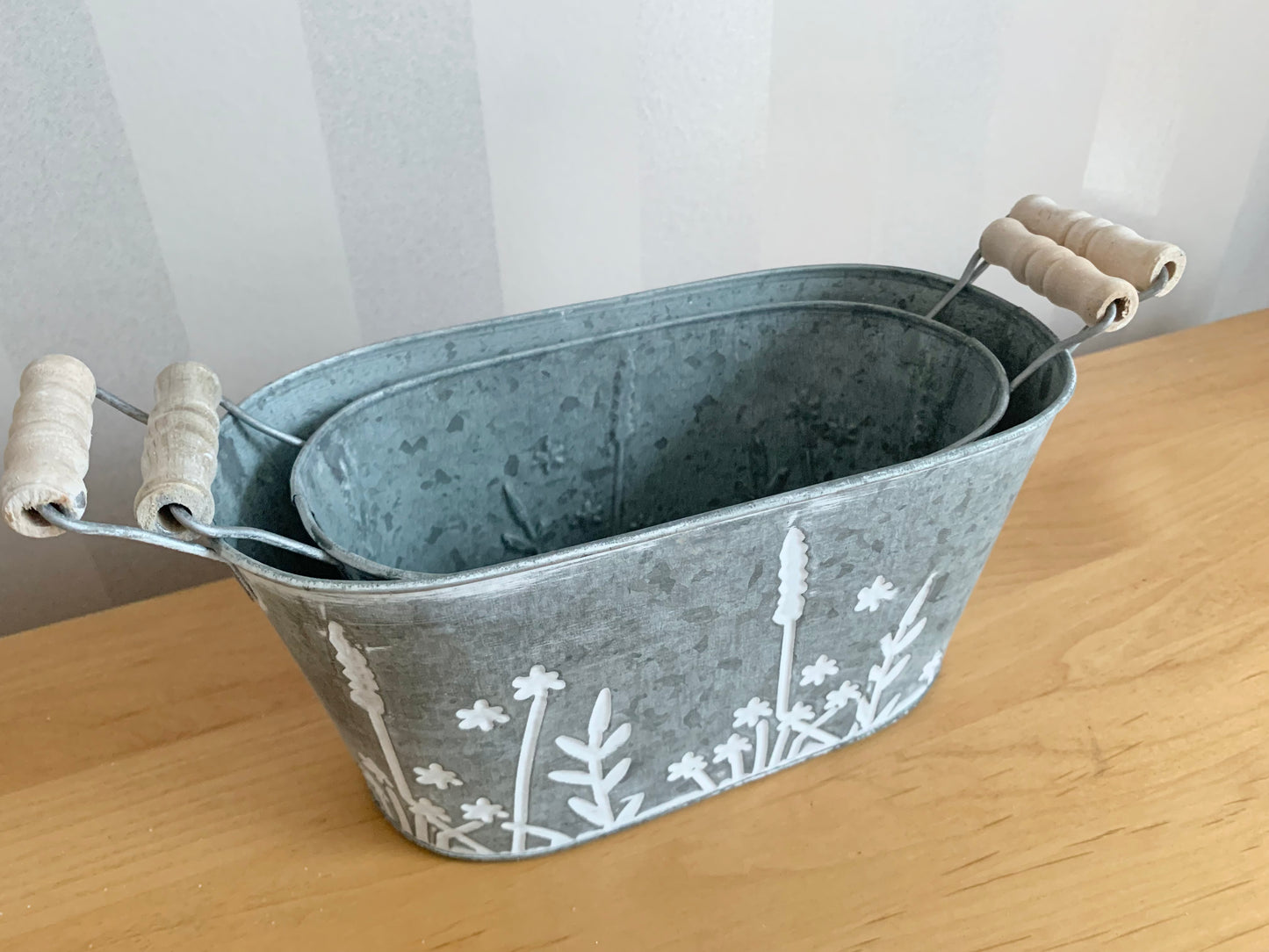 Meadow Oval Metal Planters with handles - 2 sizes