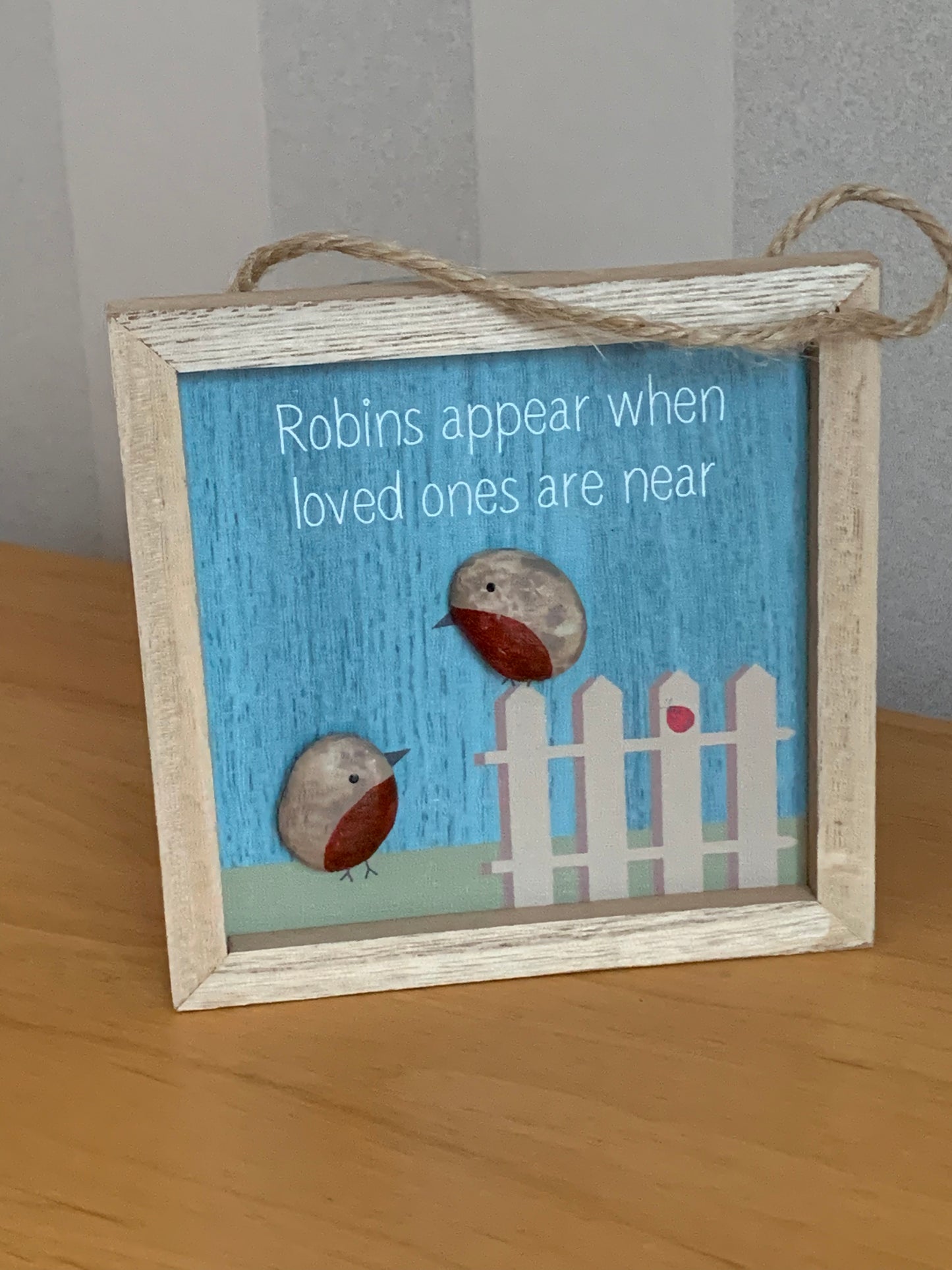 Robins appear when loved ones are near sign