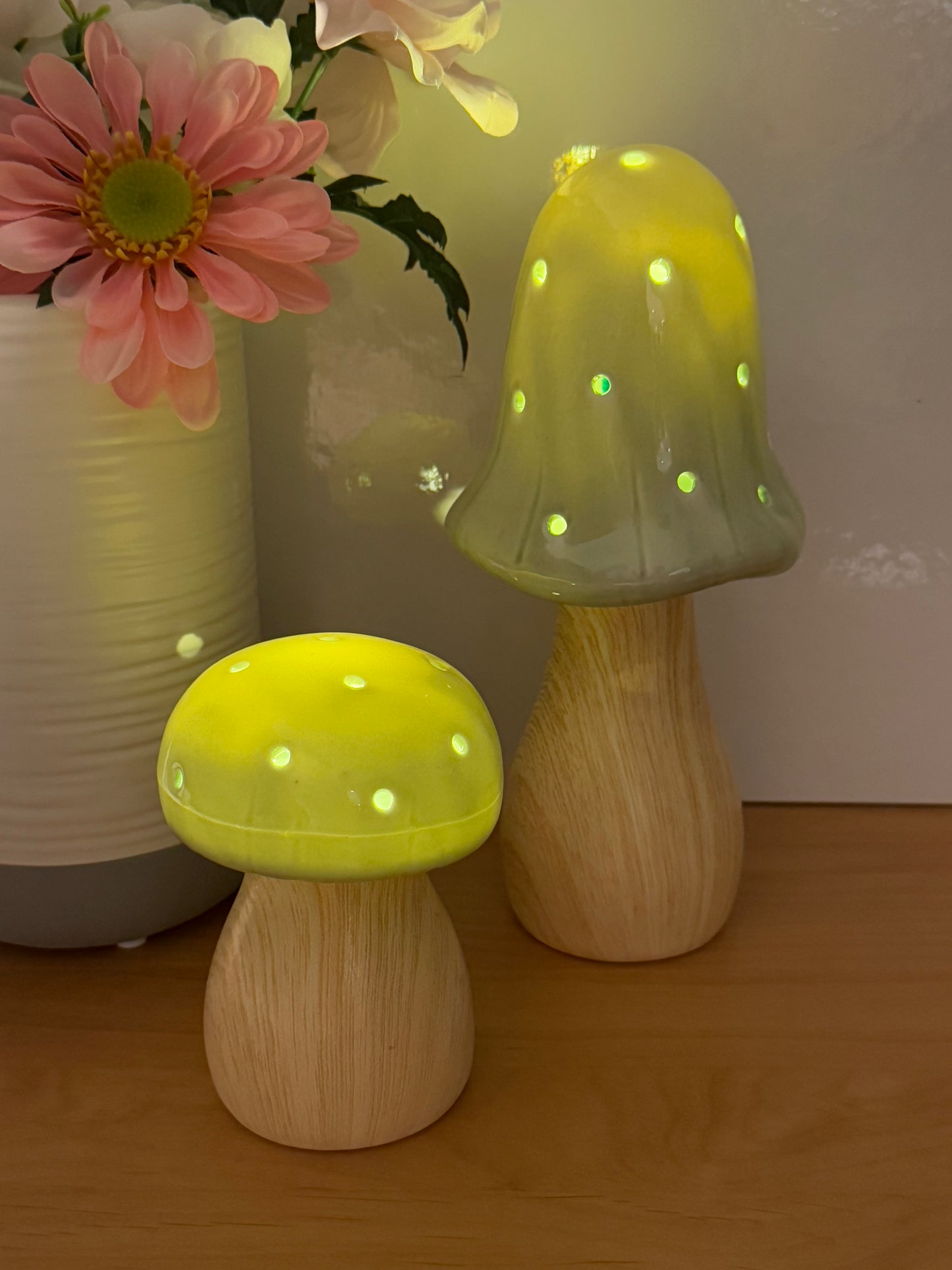 Mushroom Glow Lamp - Sage