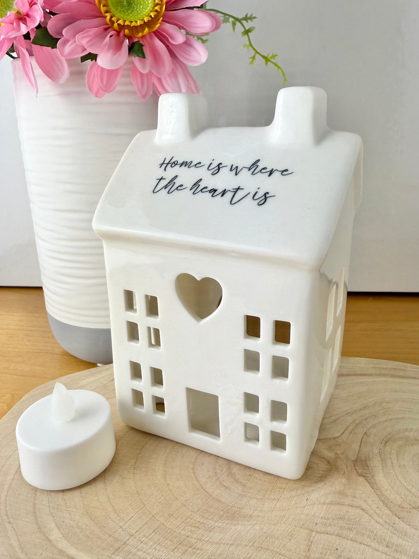 White ceramic T-light holder