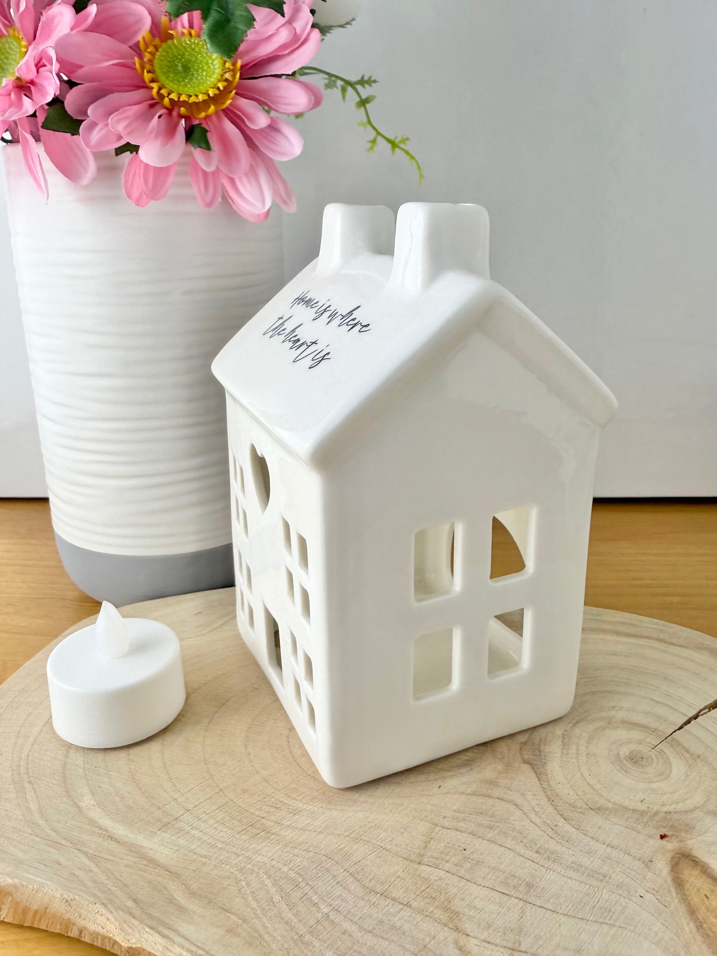 White ceramic T-light holder