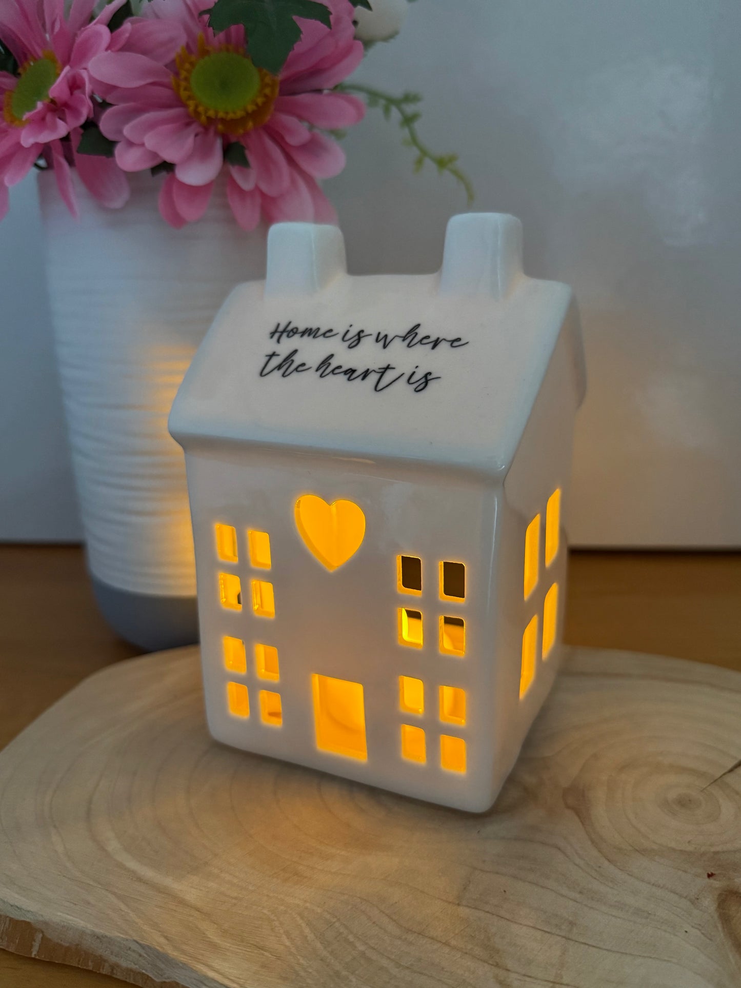 White ceramic T-light holder