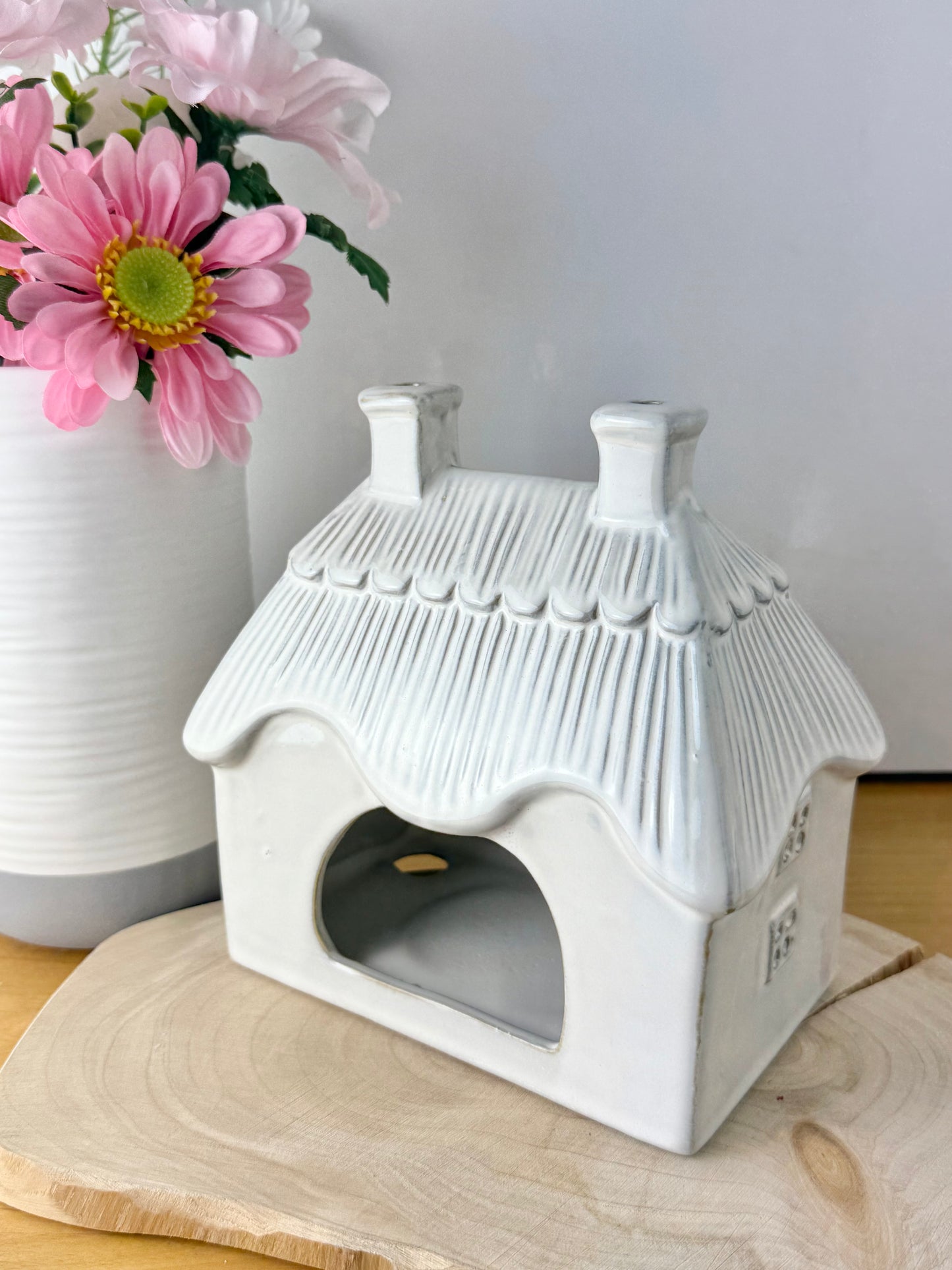 Country Flower Cottage Tea Light Holder