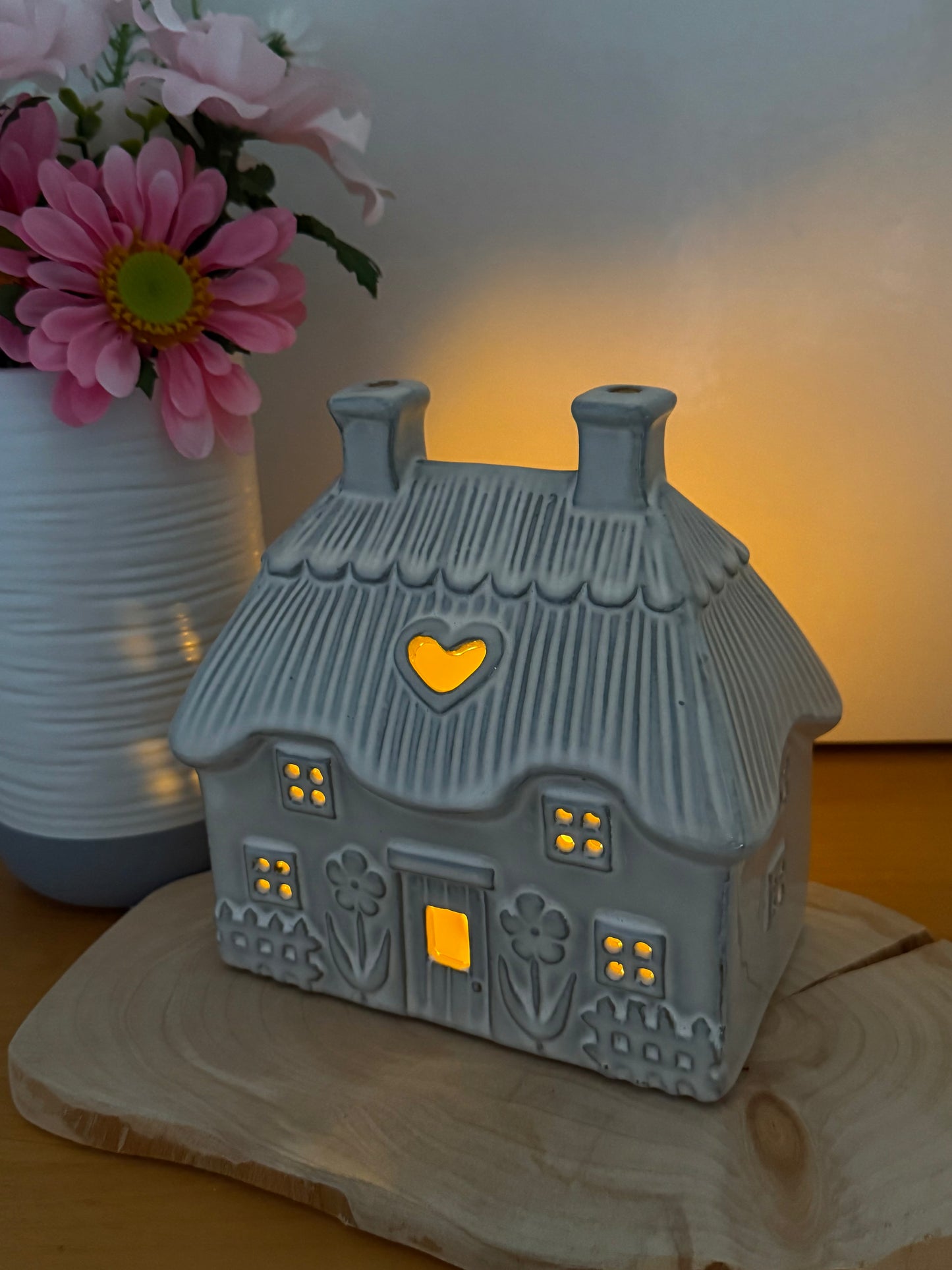 Country Flower Cottage Tea Light Holder
