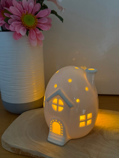 White Egg House T-Light holder