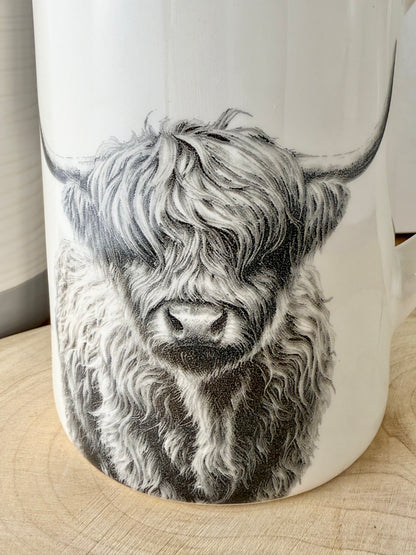 Highland Cow Flower Vase