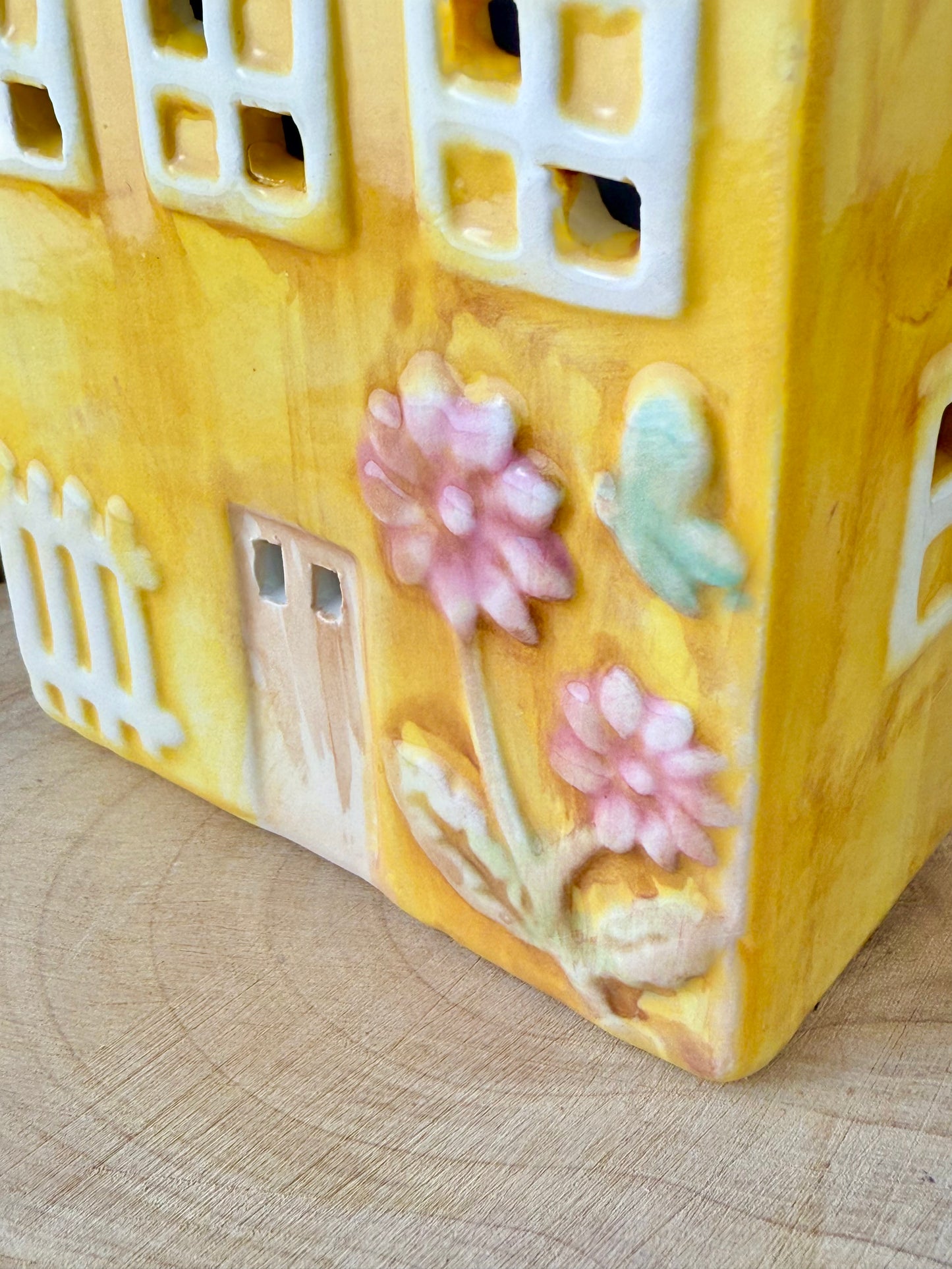 Light up Yellow ceramic Flower House