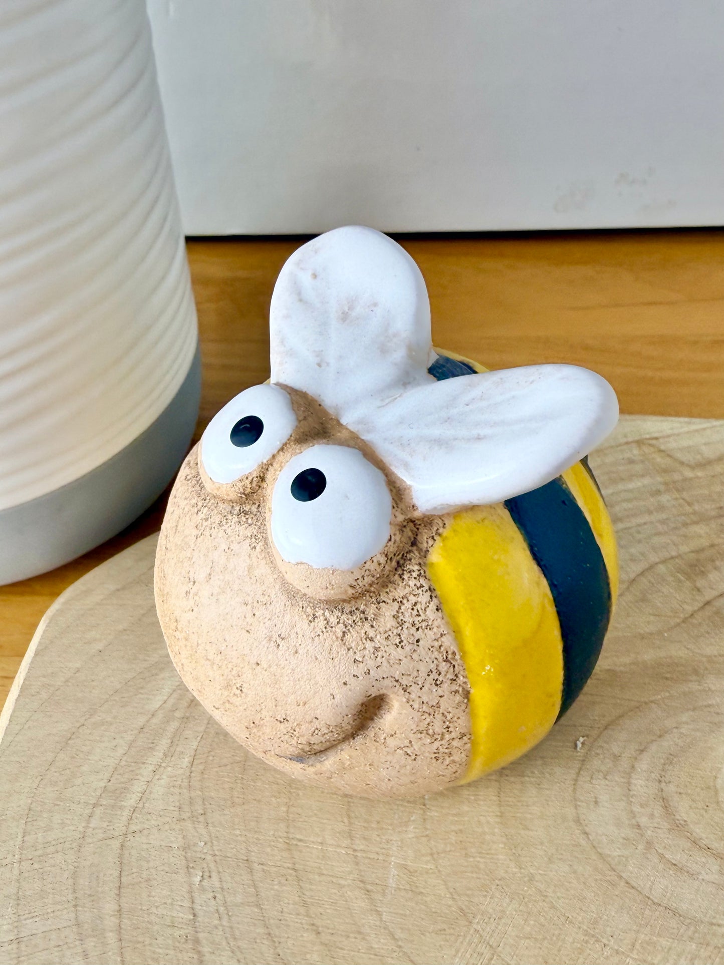 Round Happy Bumble Bee