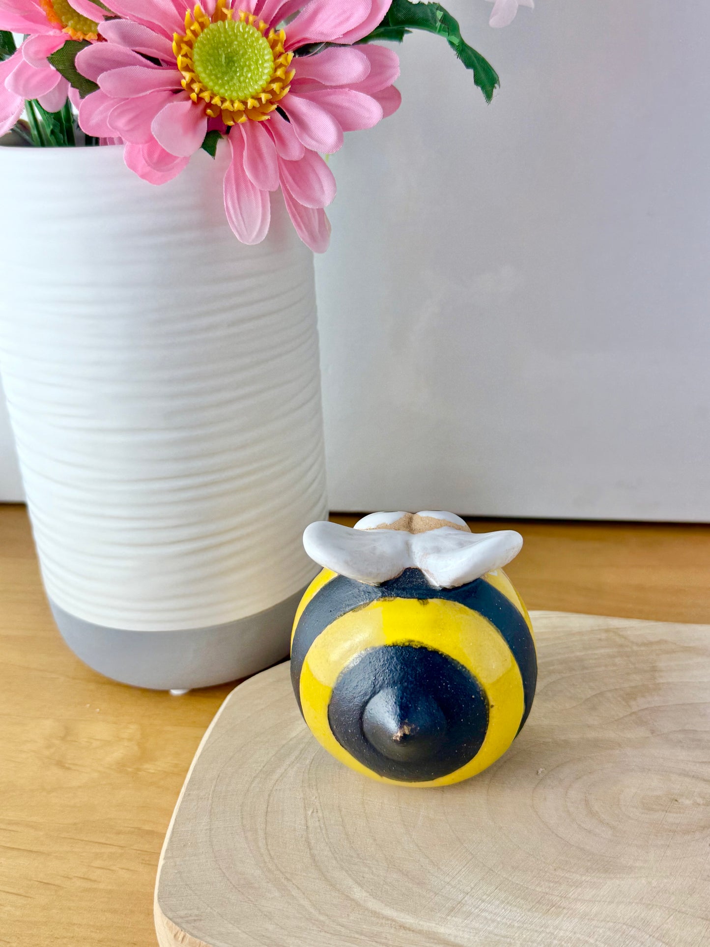 Round Happy Bumble Bee