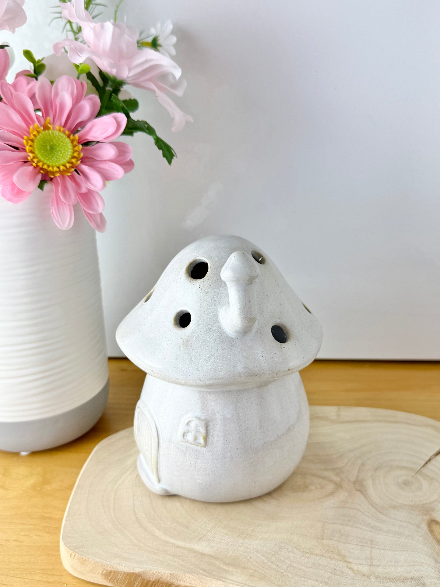 Grey Ceramic Light up Mushroom House