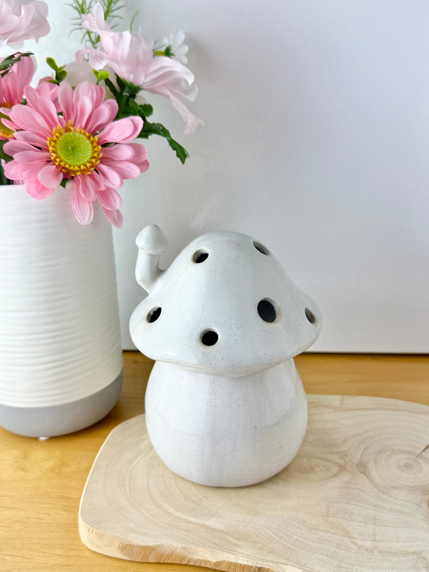 Grey Ceramic Light up Mushroom House