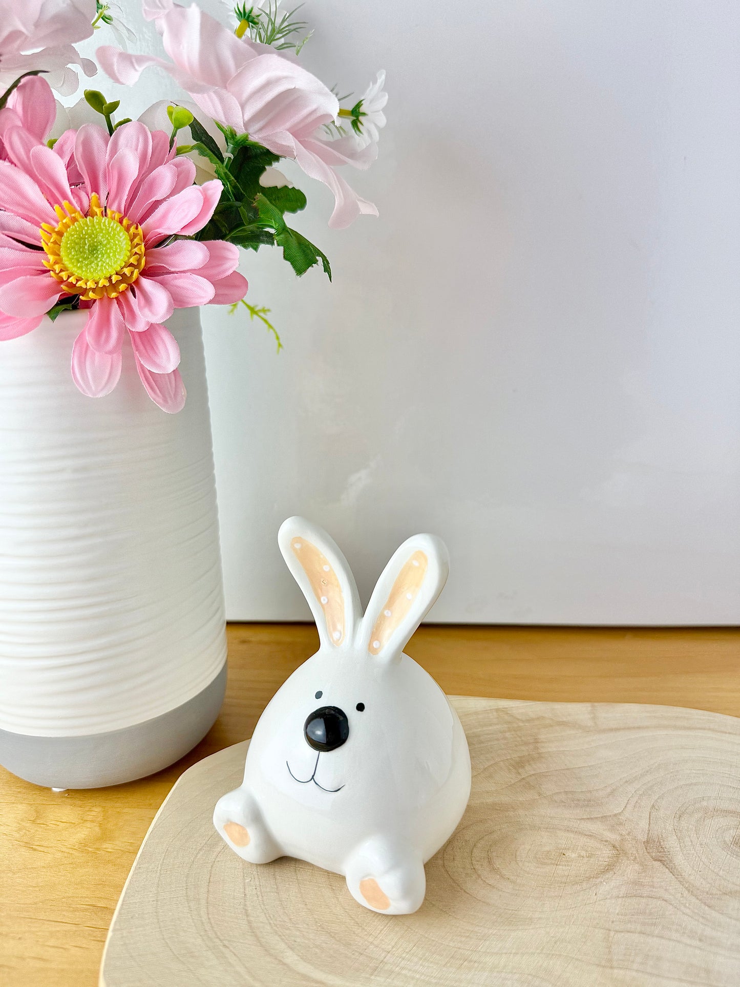 White ceramic sitting bunnys - 2 sizes