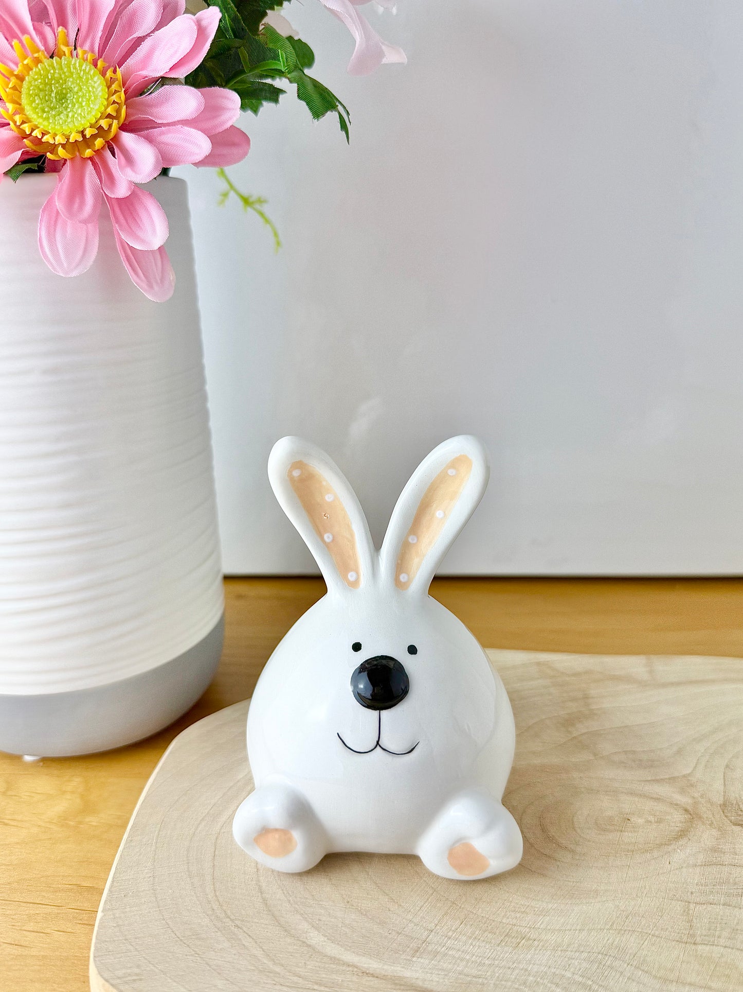 White ceramic sitting bunnys - 2 sizes