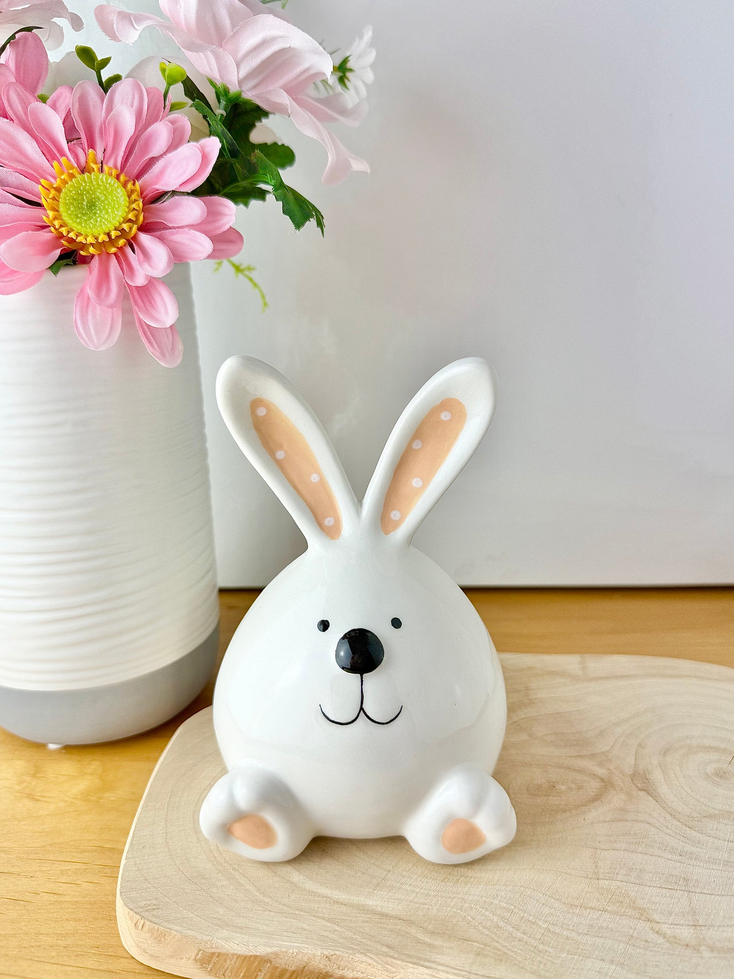 White ceramic sitting bunnys - 2 sizes