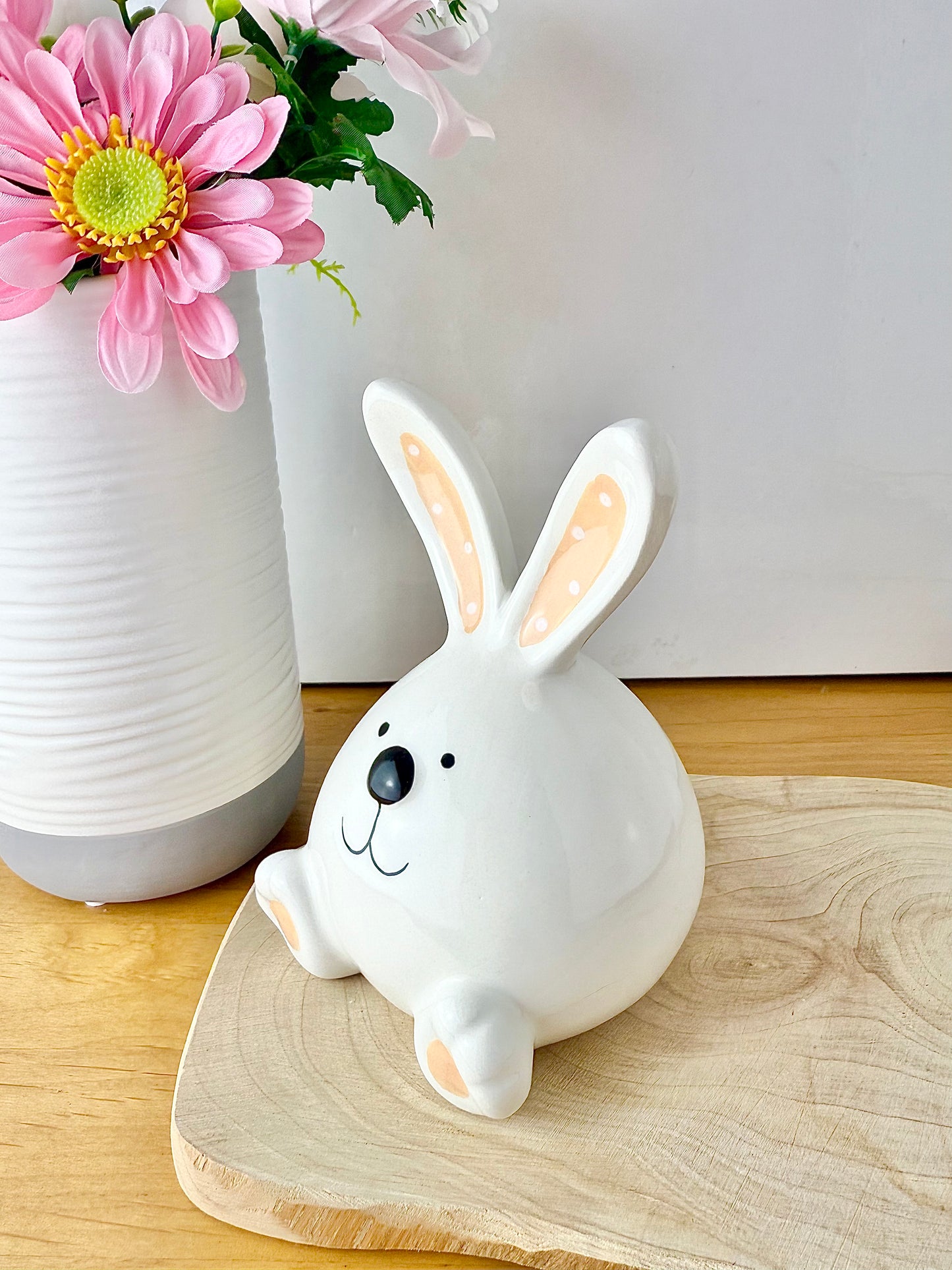 White ceramic sitting bunnys - 2 sizes
