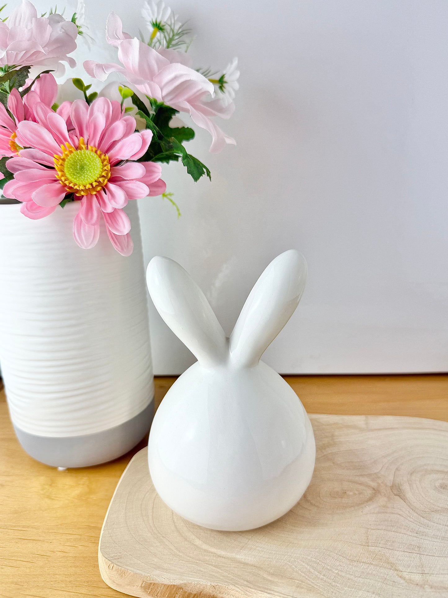 White ceramic sitting bunnys - 2 sizes