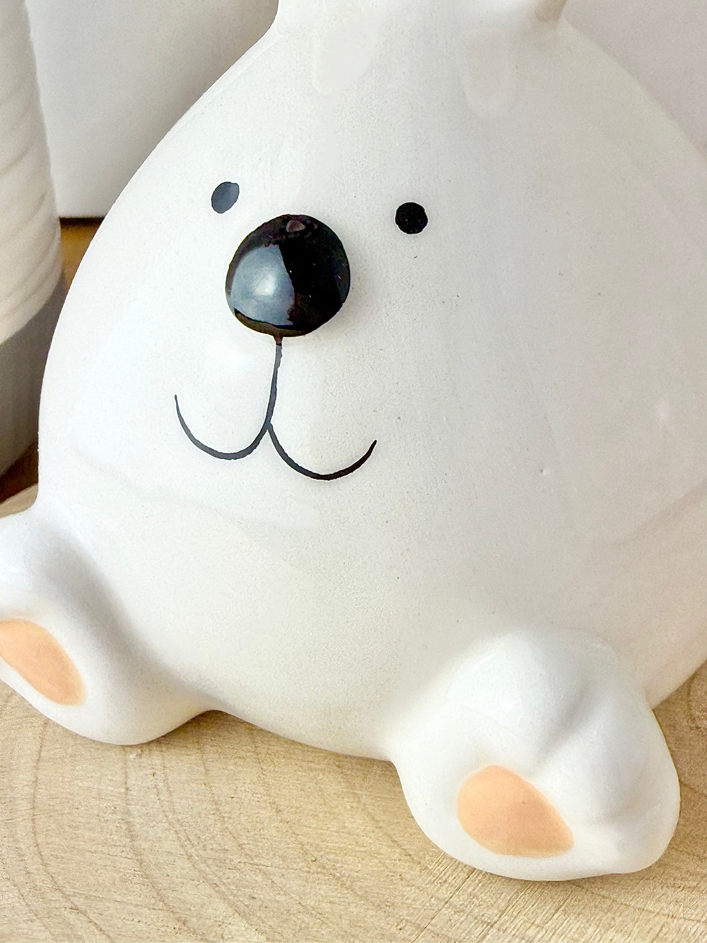 White ceramic sitting bunnys - 2 sizes