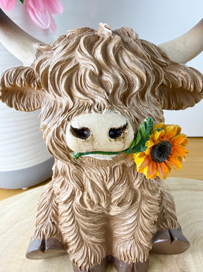 Highland Cow with sunflower detail
