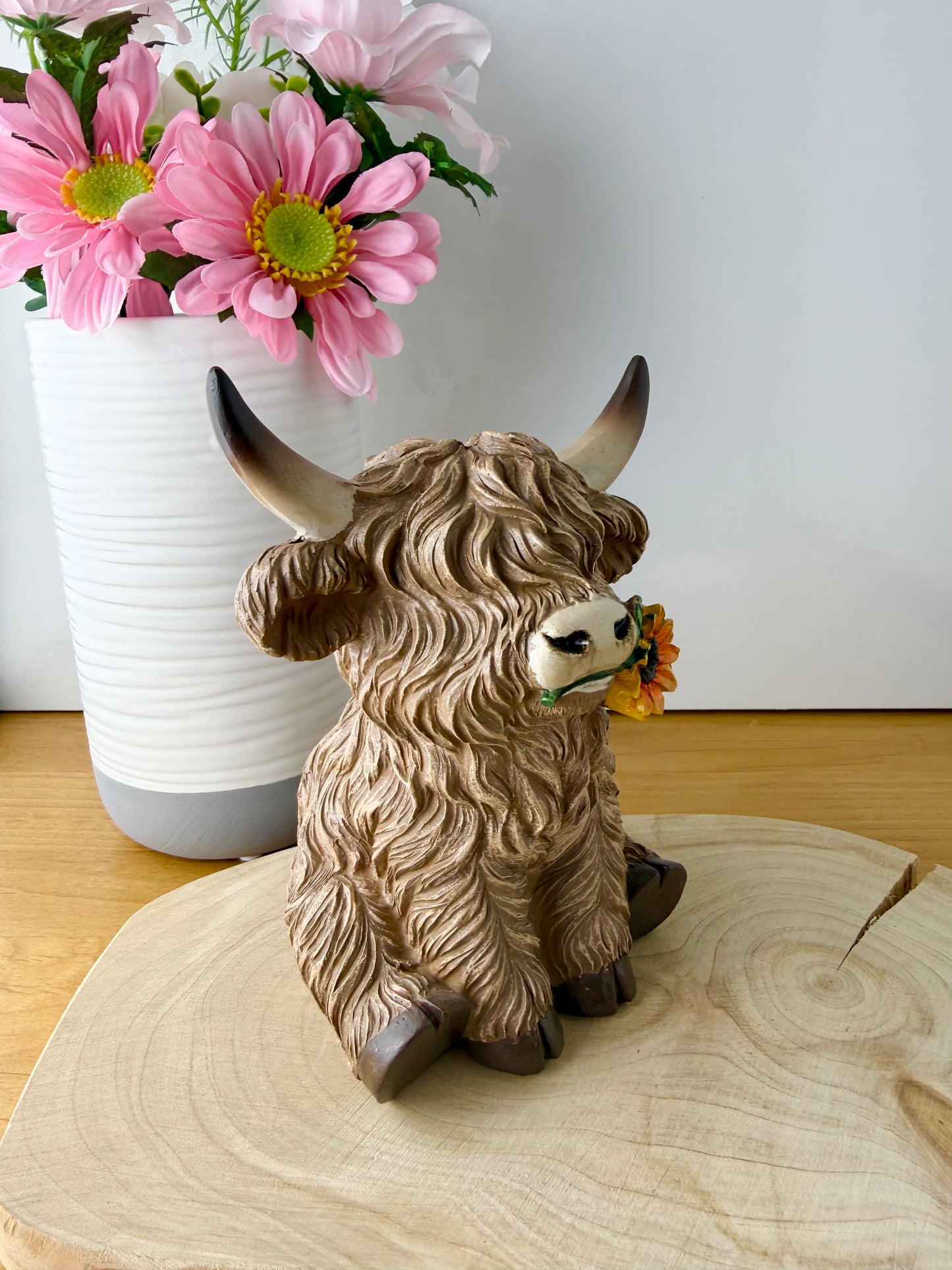 Highland Cow with sunflower detail