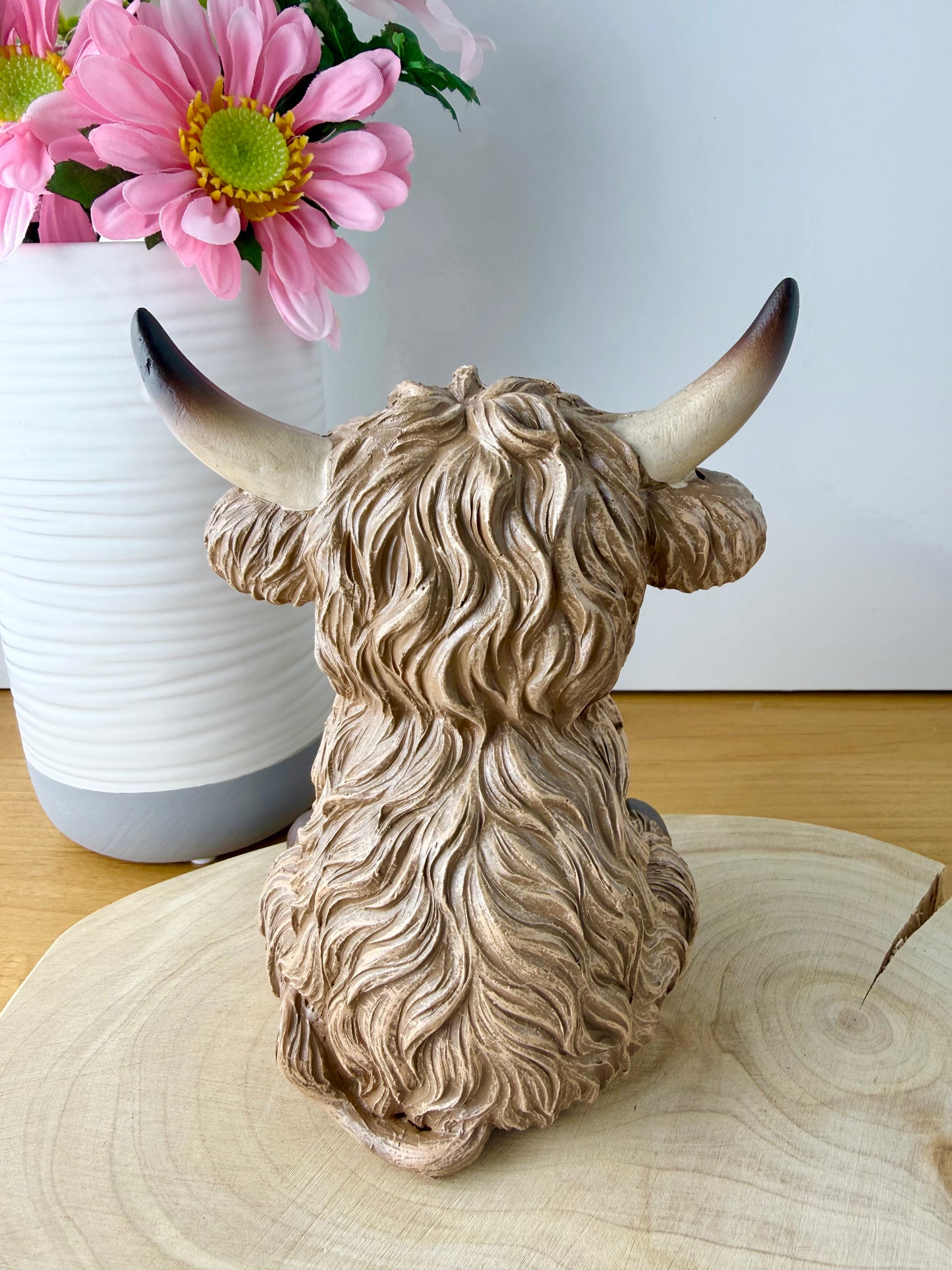 Highland Cow with sunflower detail