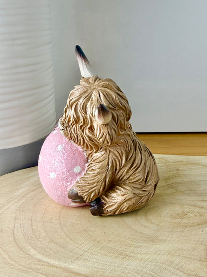Highland Cow with pink polka dot egg