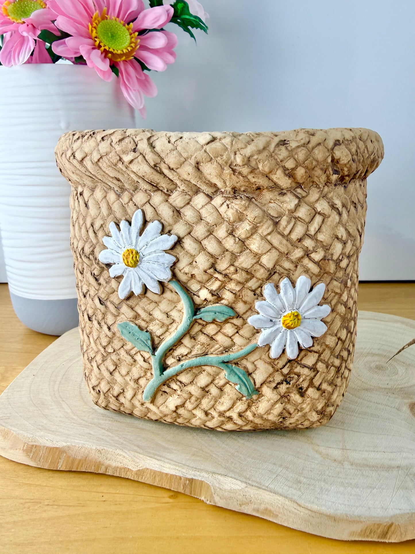 Basket effect Daisy Ceramic Plant pot - small