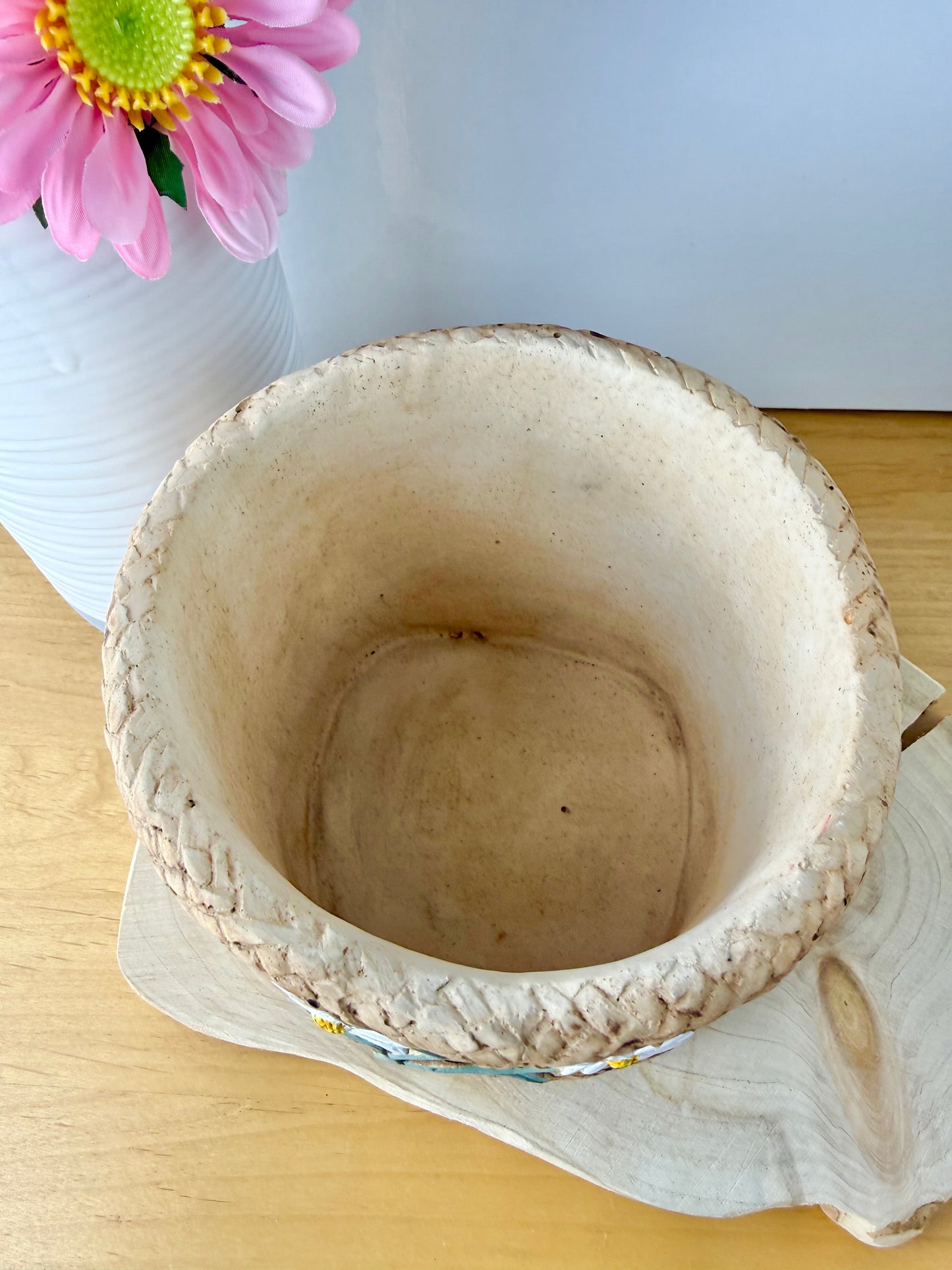 Basket effect Daisy Ceramic Plant pot - small