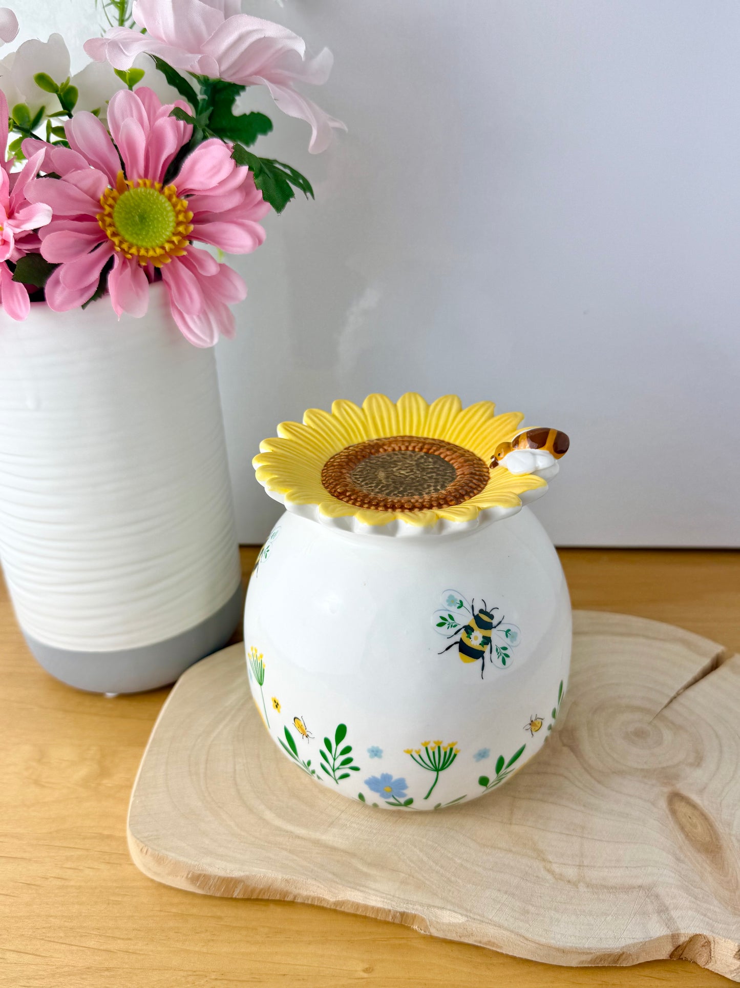 Blossom and Bloom Sunflower Oil Burner with 3D Bumble Bee