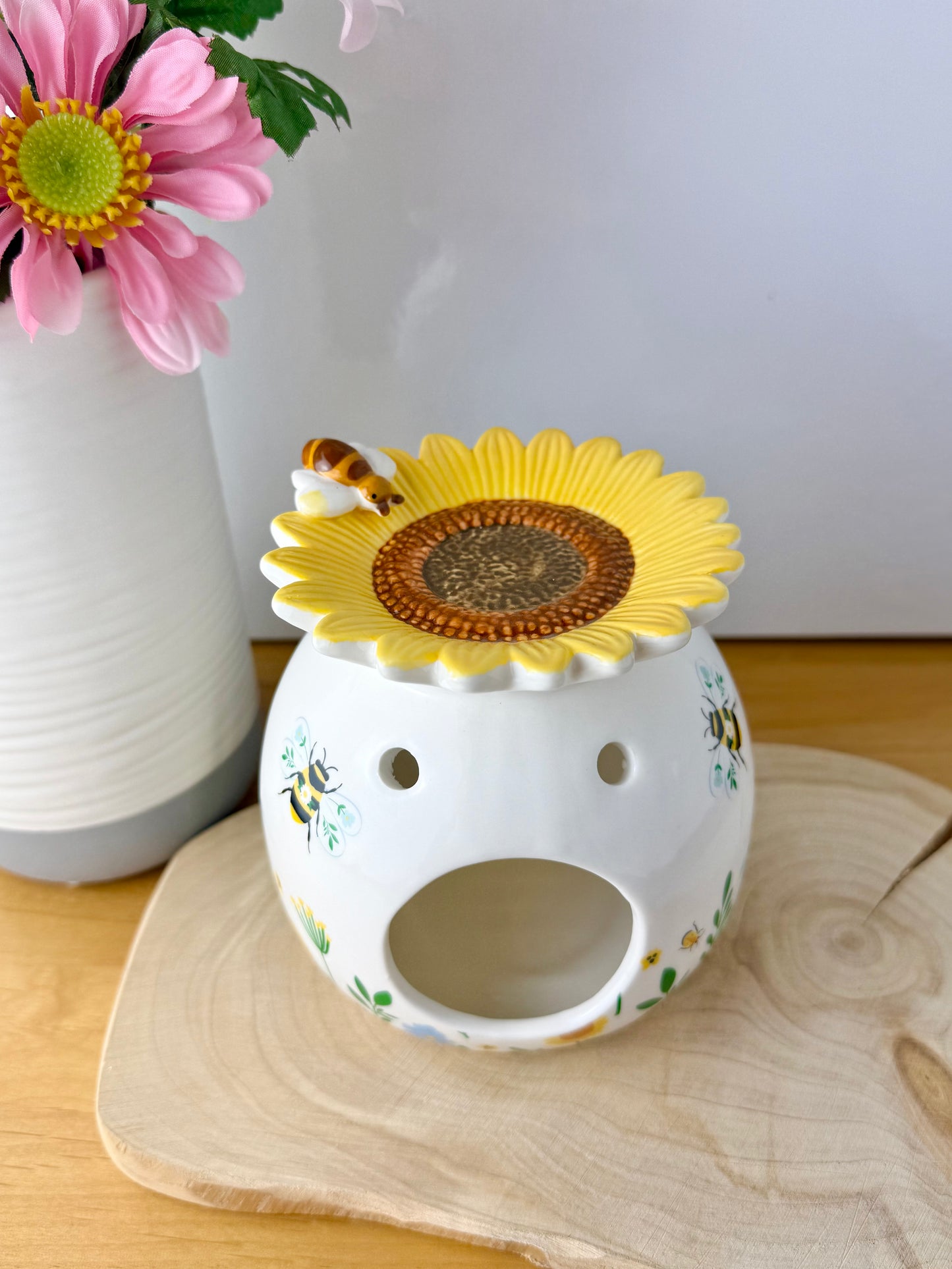Blossom and Bloom Sunflower Oil Burner with 3D Bumble Bee