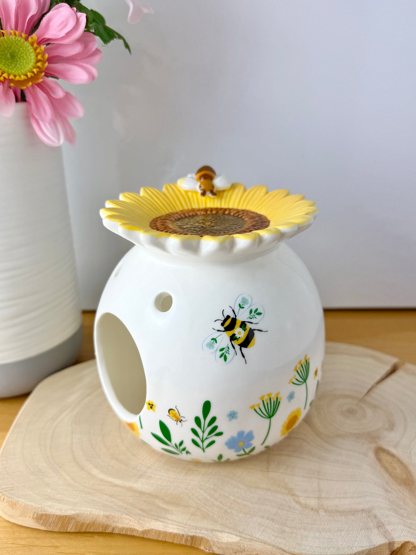 Blossom and Bloom Sunflower Oil Burner with 3D Bumble Bee