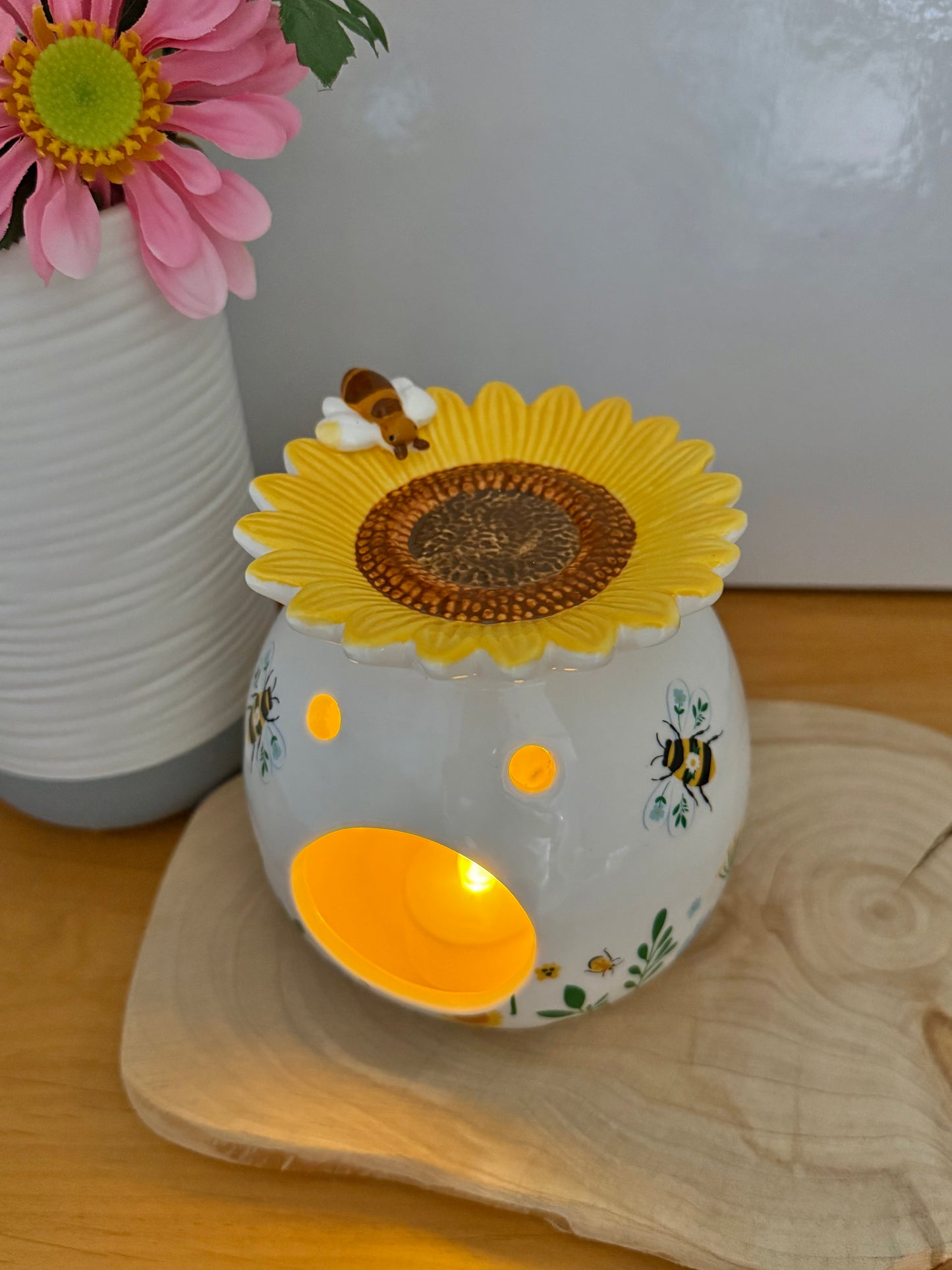 Blossom and Bloom Sunflower Oil Burner with 3D Bumble Bee