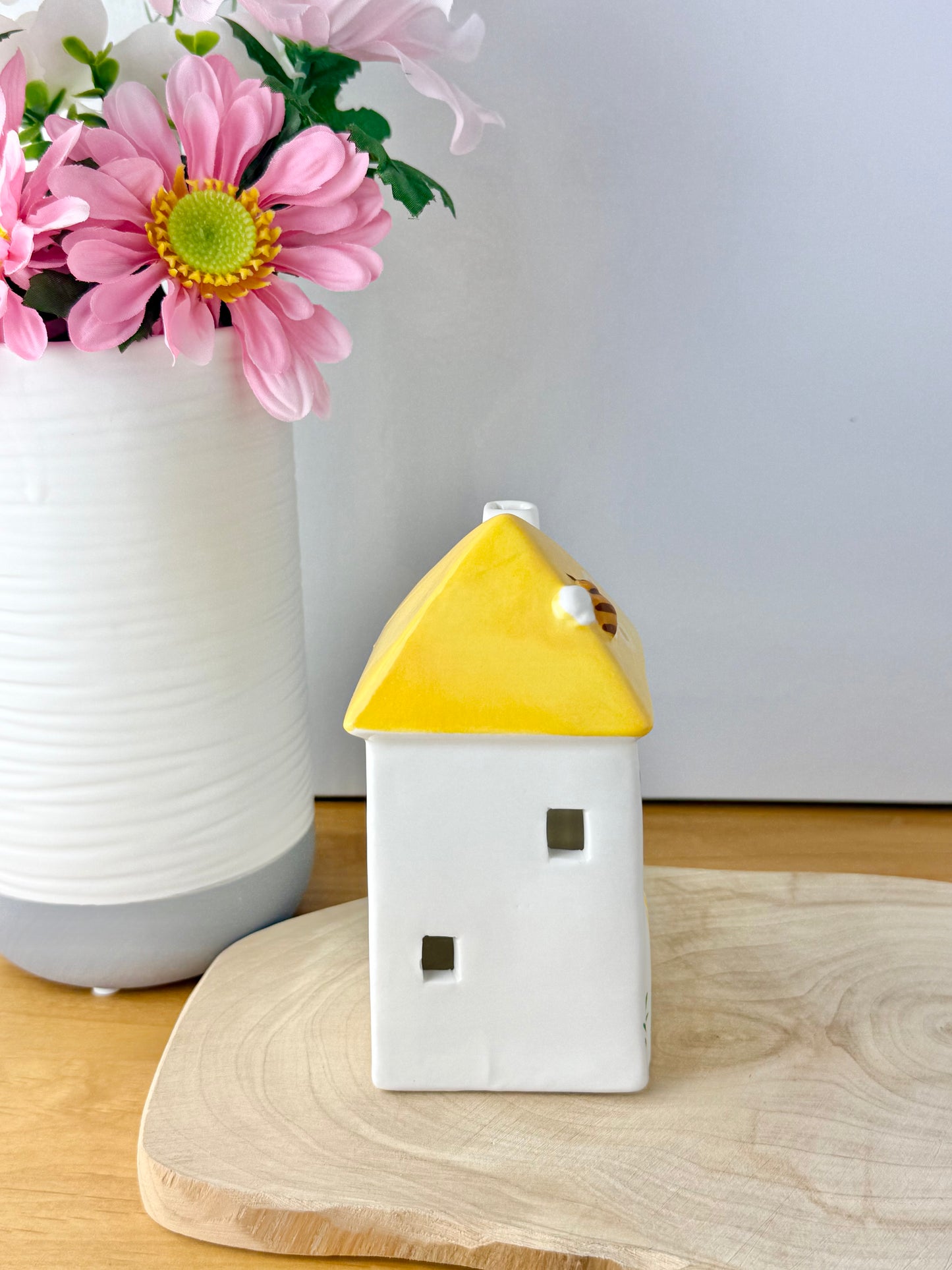 Blossom and Bloom small Light up Life is Bee-utiful house