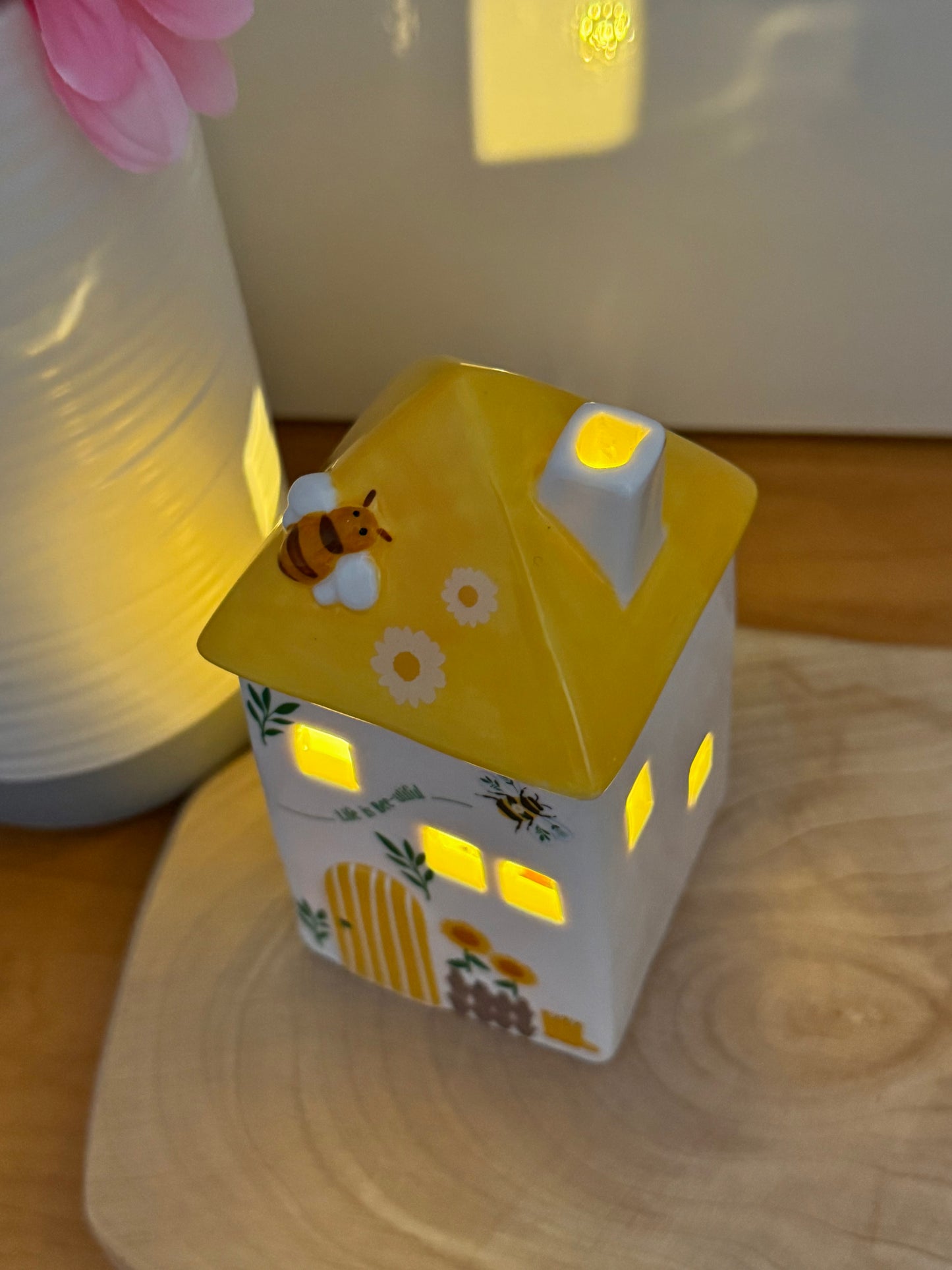 Blossom and Bloom small Light up Life is Bee-utiful house