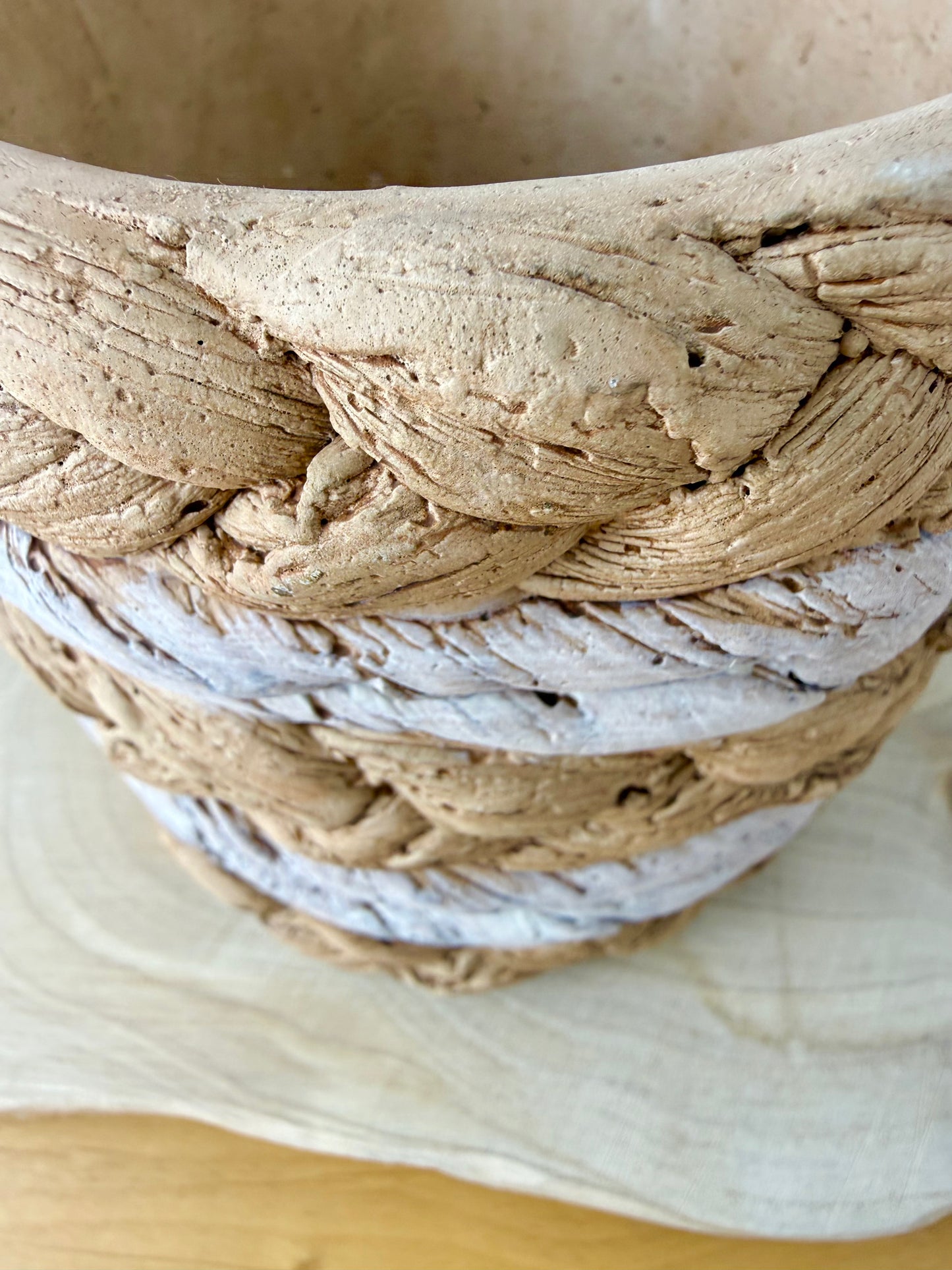 Stone Weave 2 toned Ceramic Plant pot - small