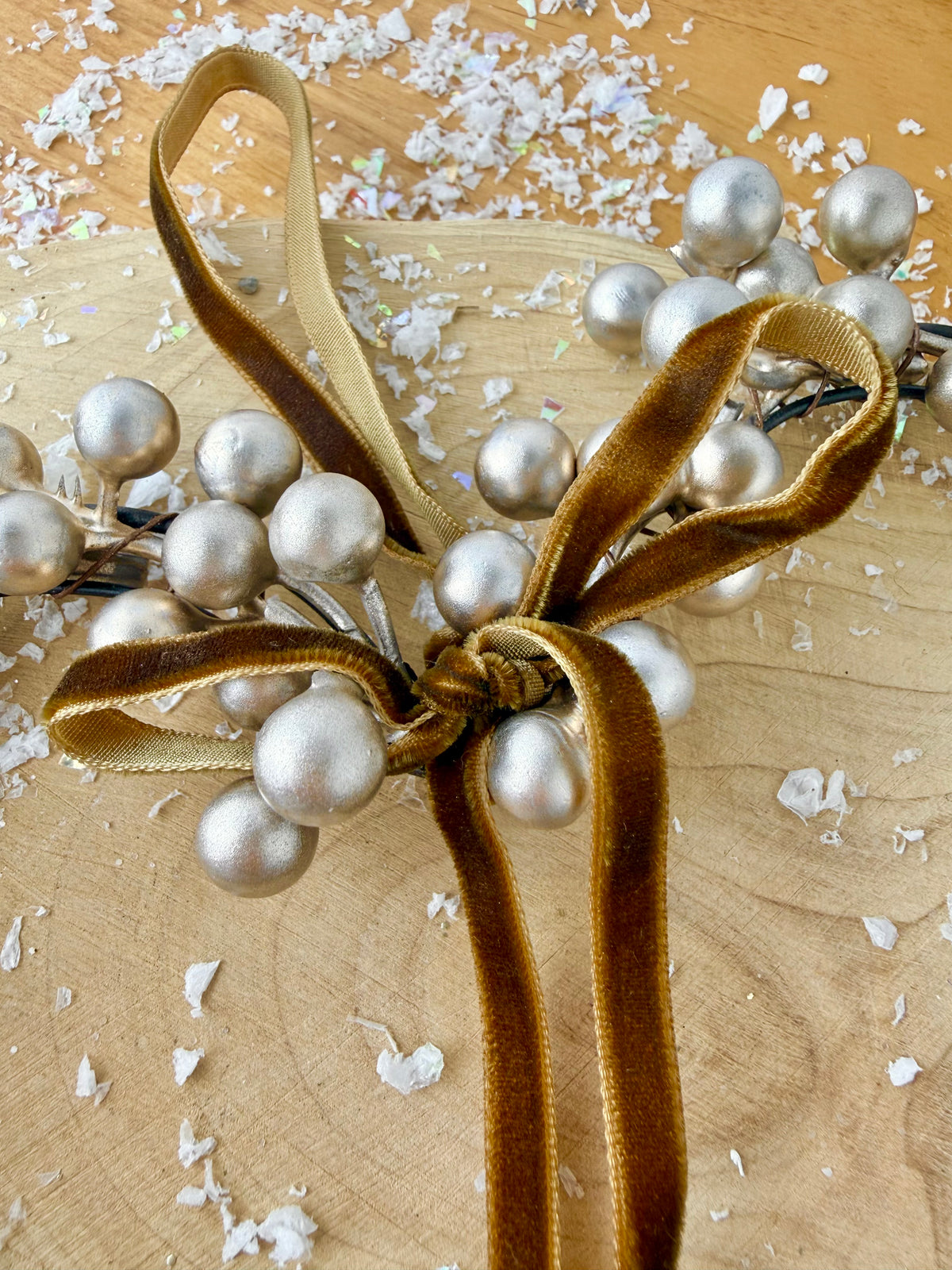 Champagne Berry Heart Wreath hanging decoration - 2 Sizes