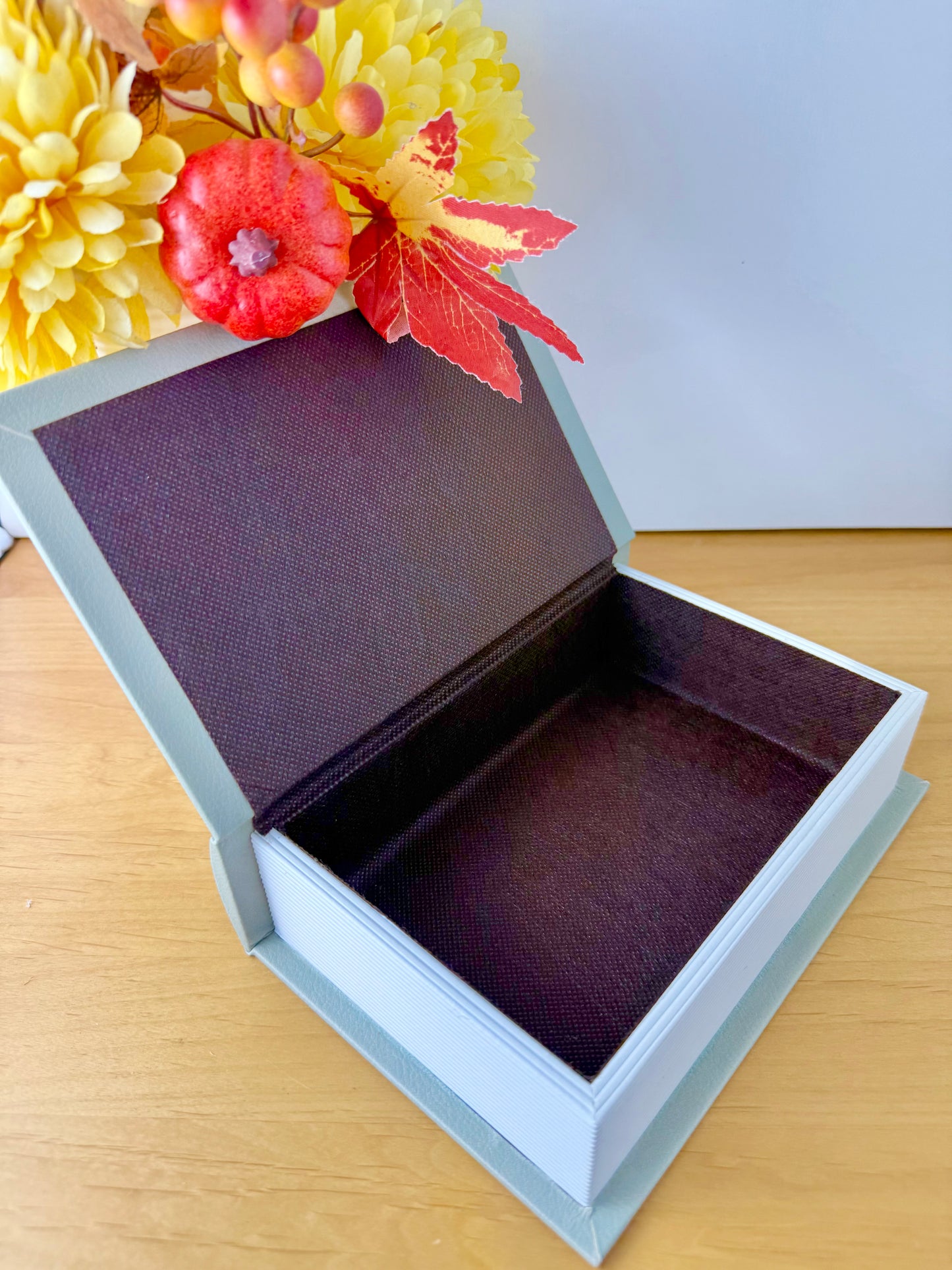 Cosy Chapter Wooden Book Box - A Walk in the Woods