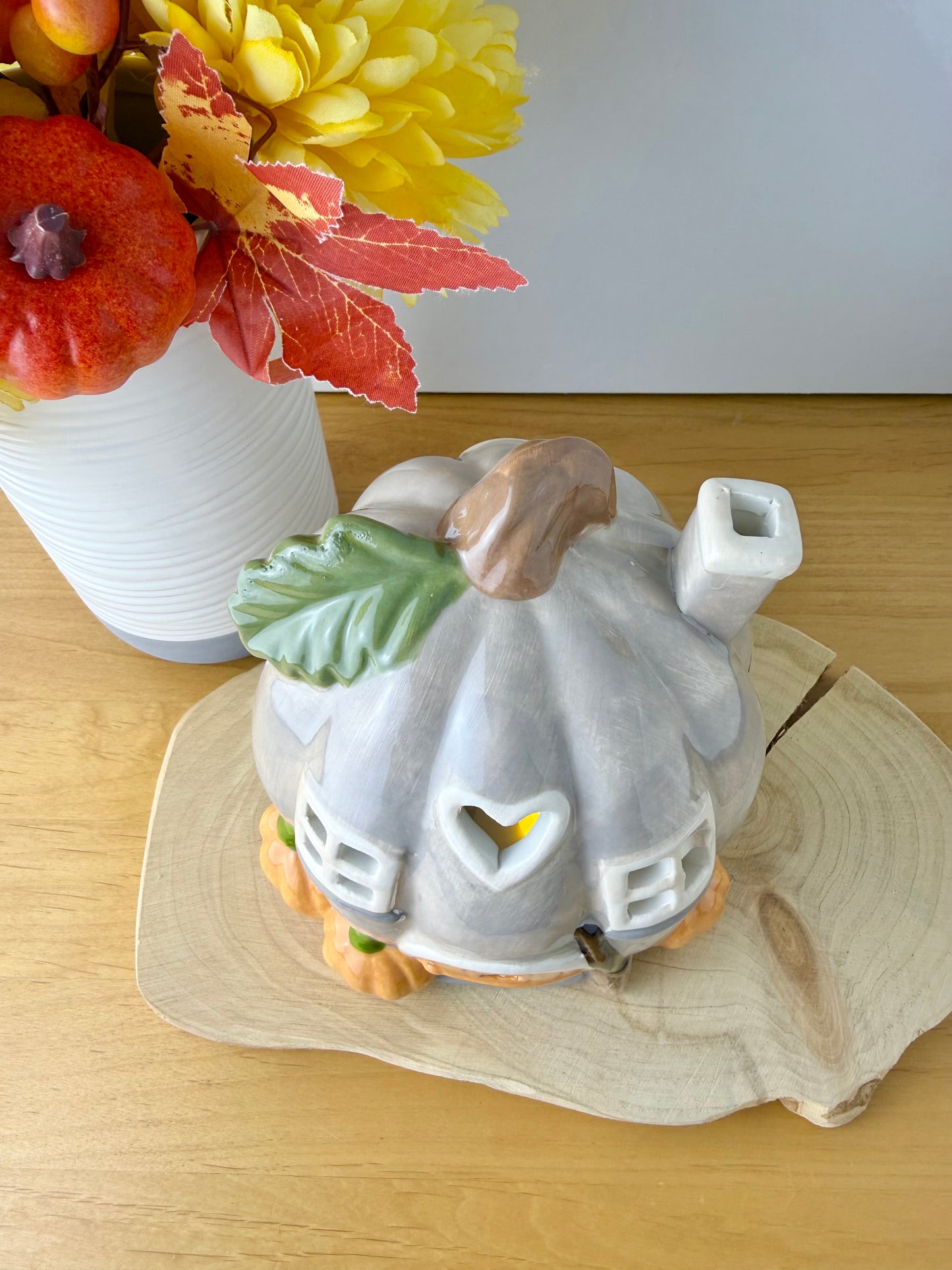 Harvest Home Pumpkin Tea Light Holder
