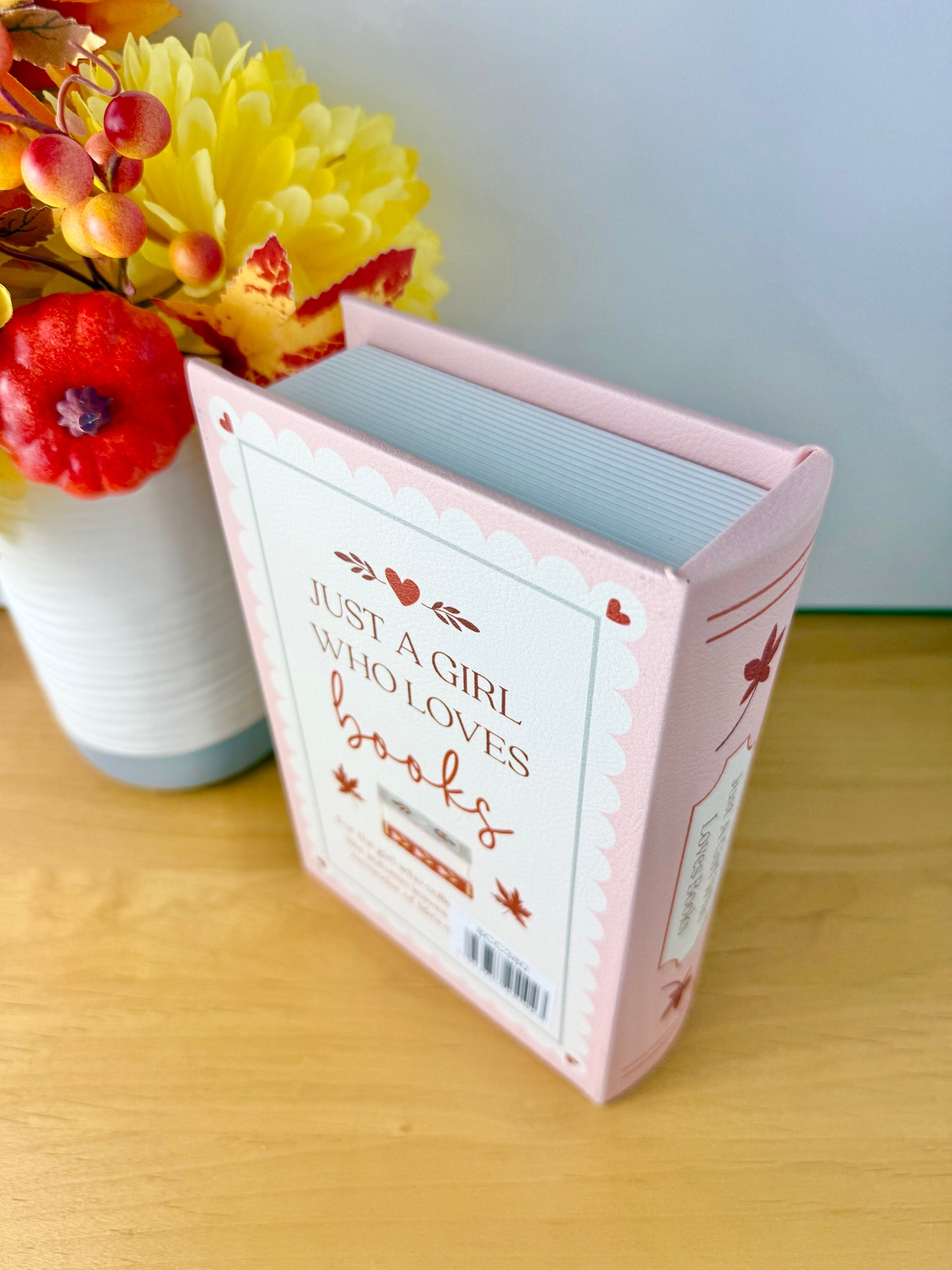 Cosy Chapter Wooden Book Box - Just a girl who loves books