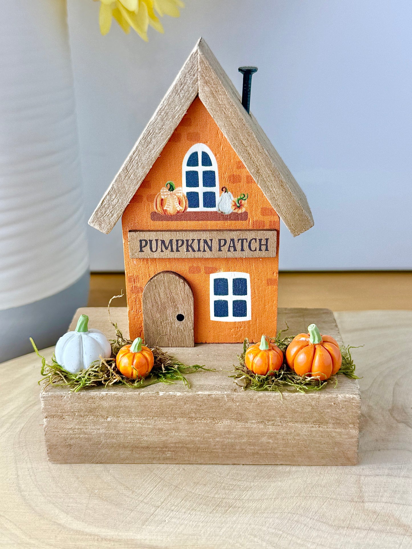 Autumn Wooden House - Pumpkin Patch